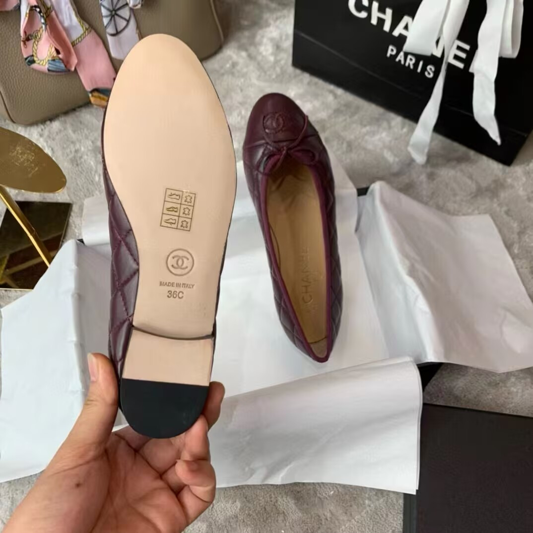 ua Ch*el ballet flats