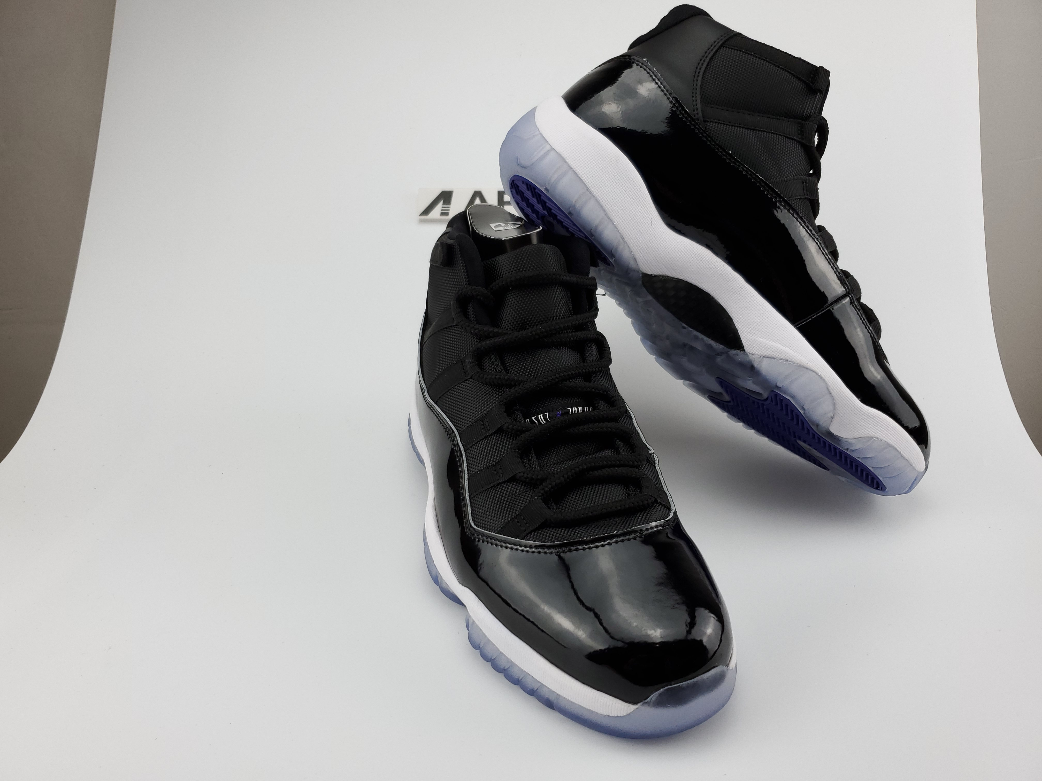 Jordan 11 Retro Space Jam (2016)