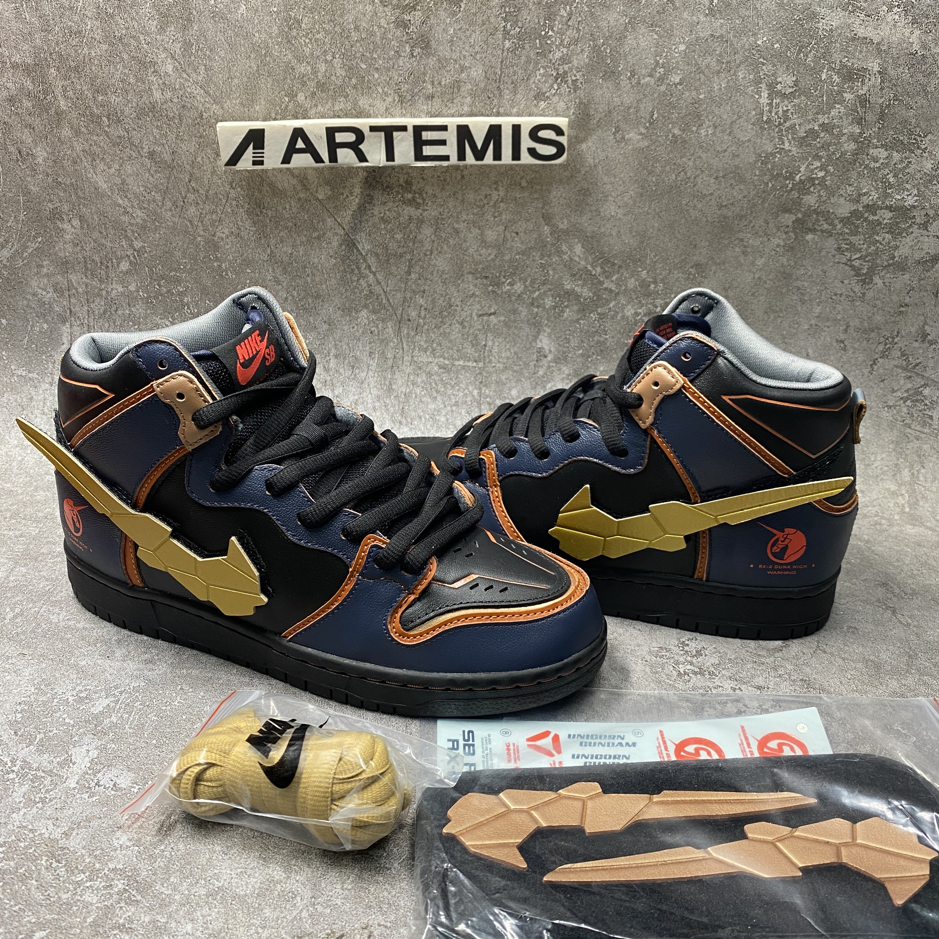 Nike SB Dunk High RX-0 Unicorn Gundam 02 Banshee
