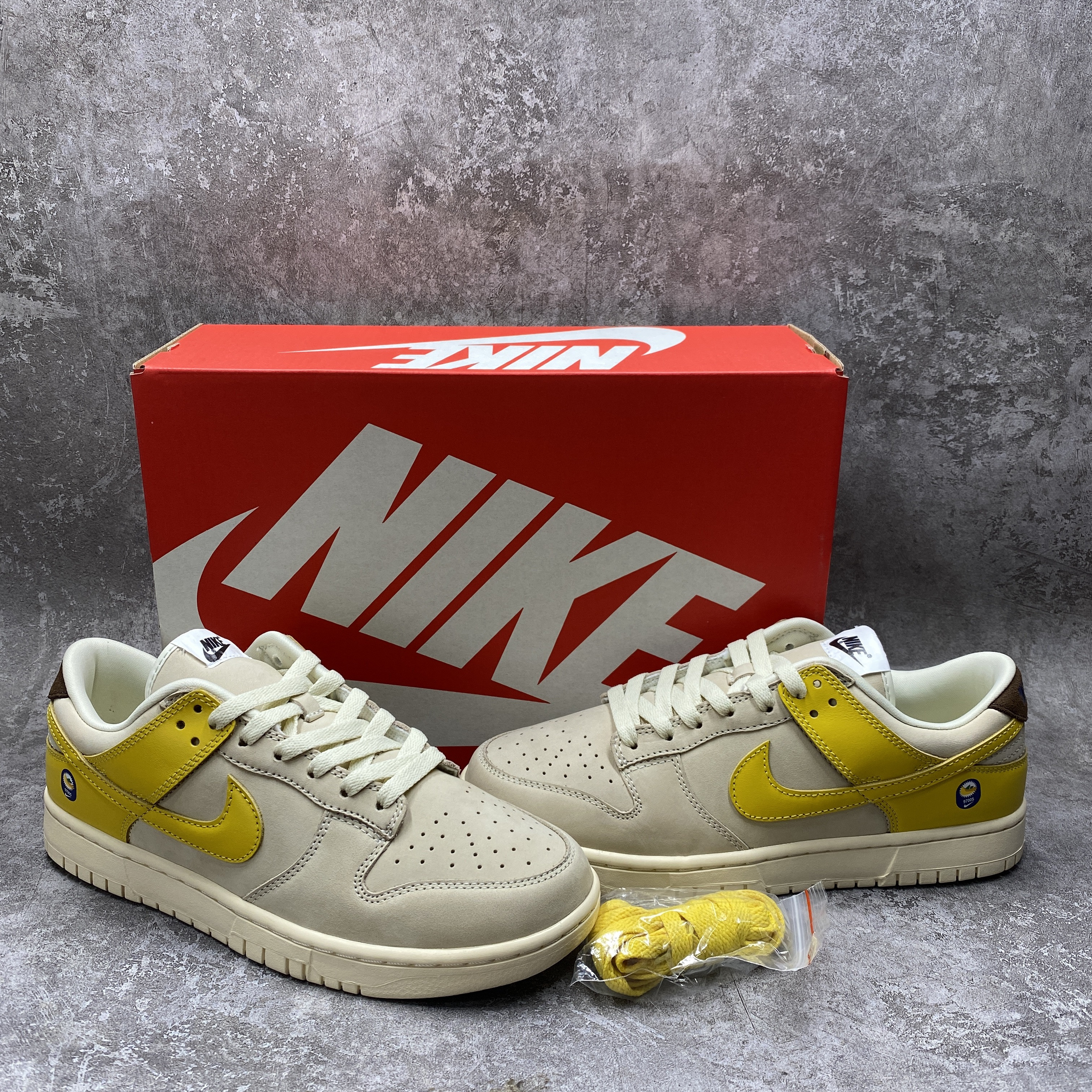 Nike Dunk Low LX Banana