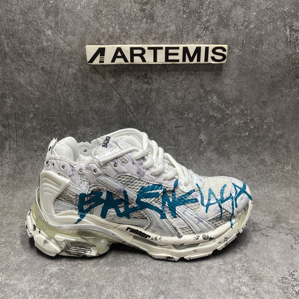 UA Runner Graffiti White Blue Runner Graffiti White Blue