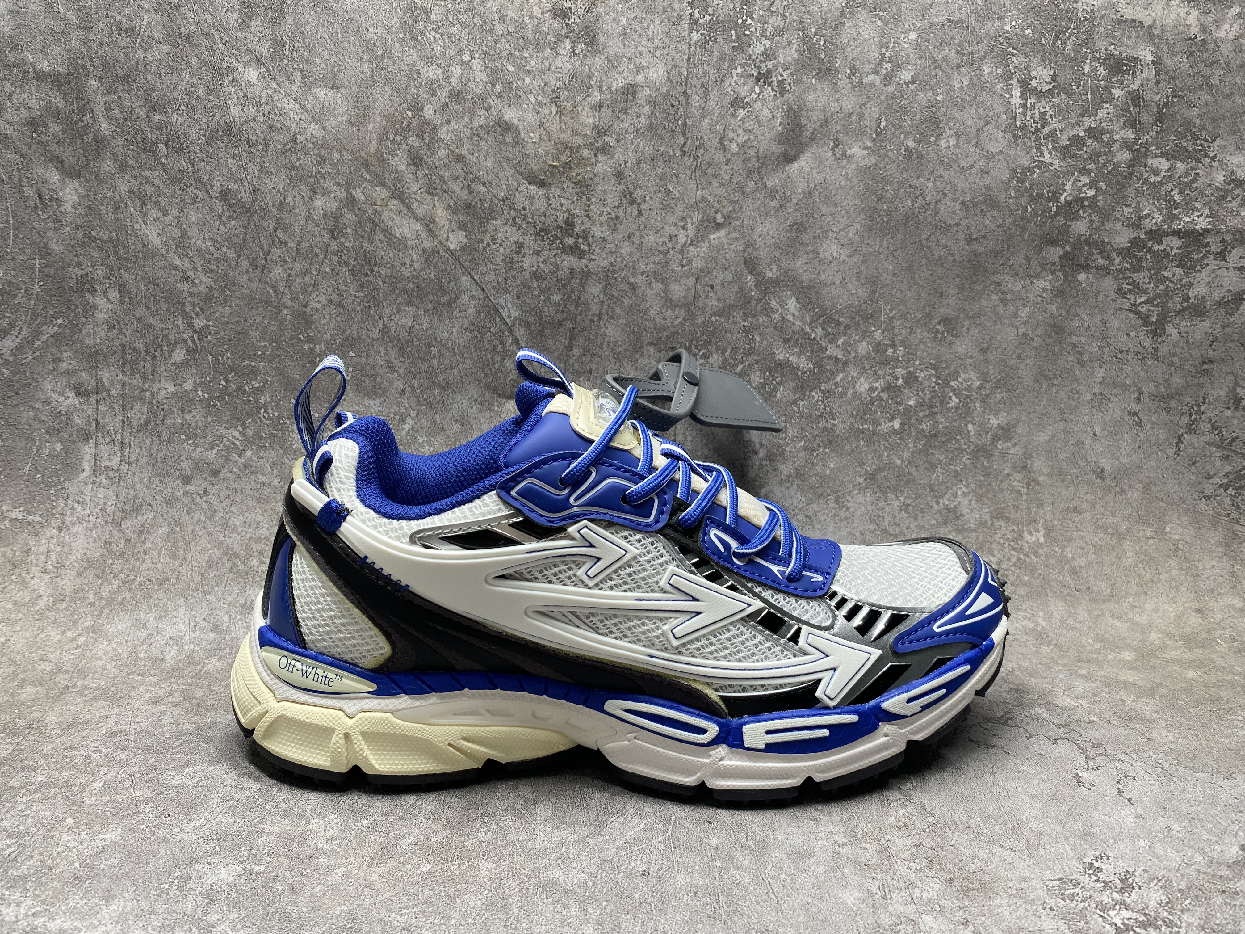 UA Off-White "BE RIGHT BACK"