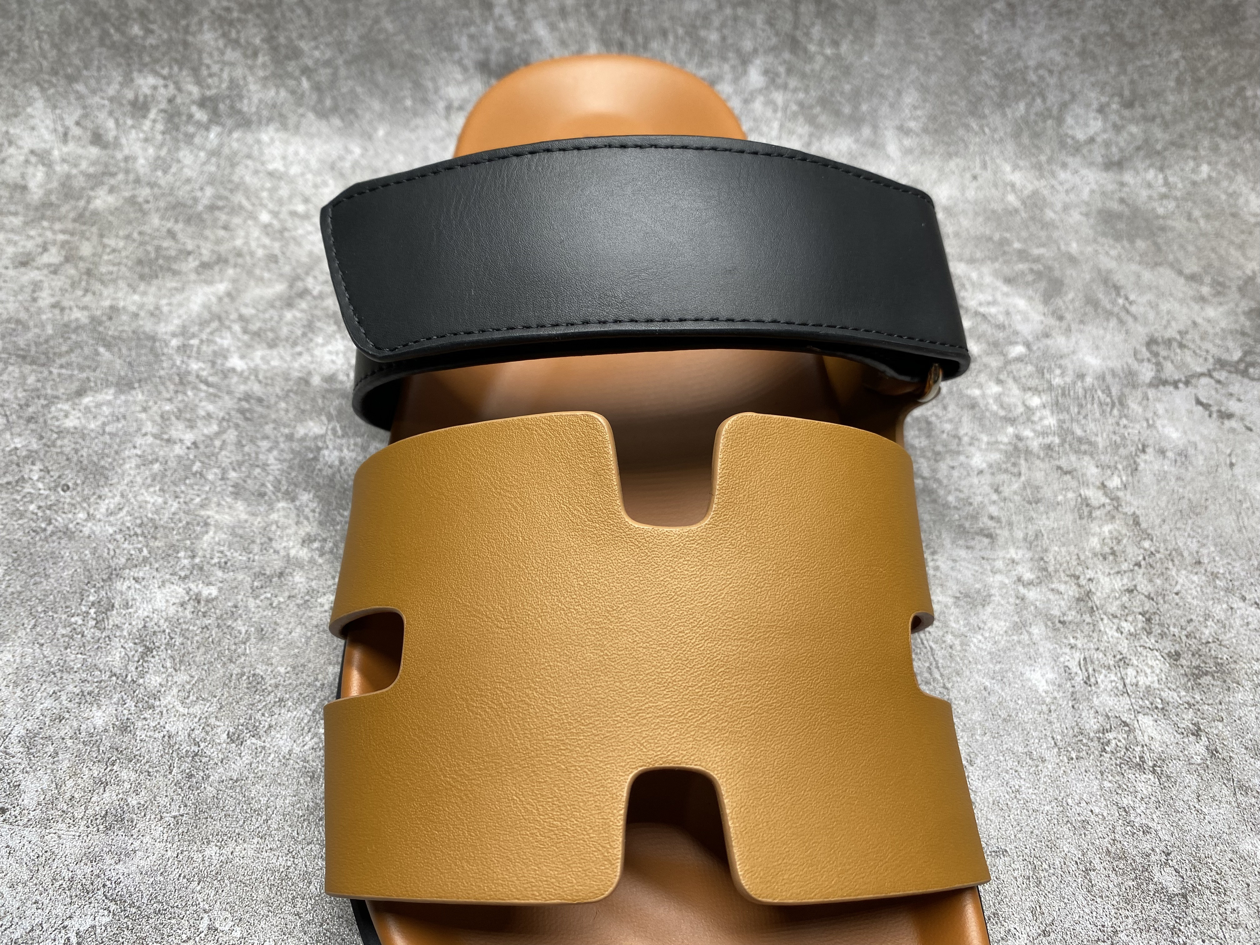 ua H**me5 chypre sandal