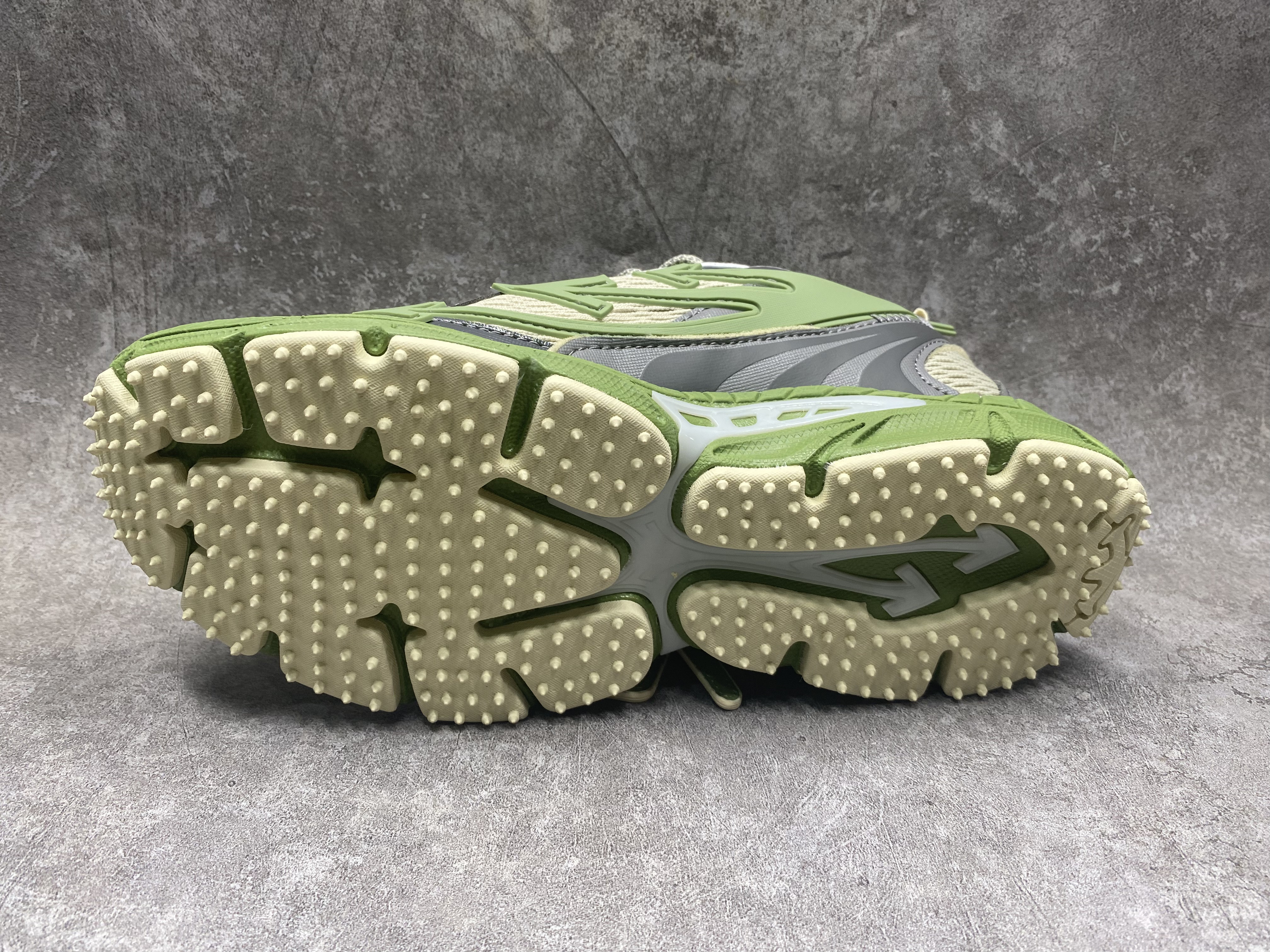 UA Off-White "BE RIGHT BACK"