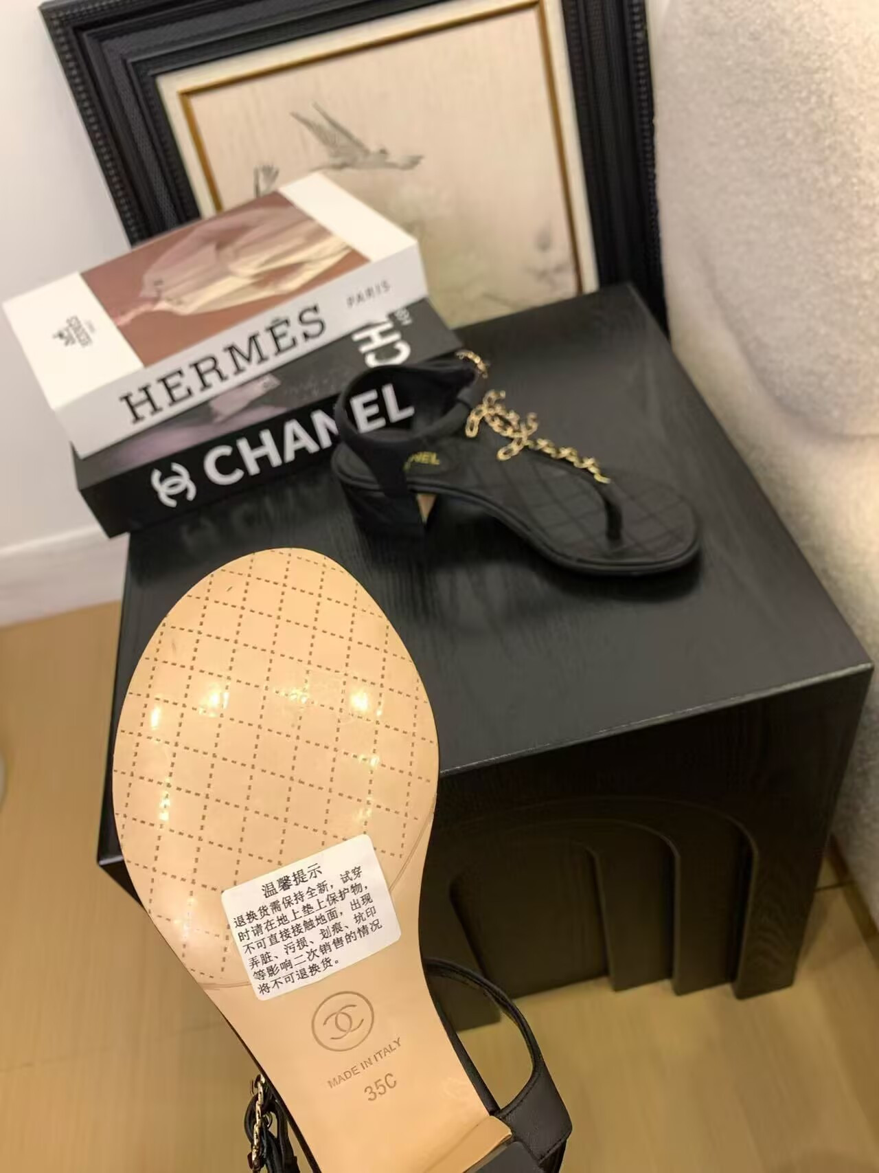 ua Ch*el thong sandals