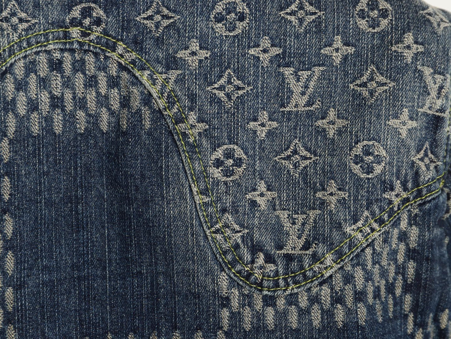 l0*is V*t0n denim jacket