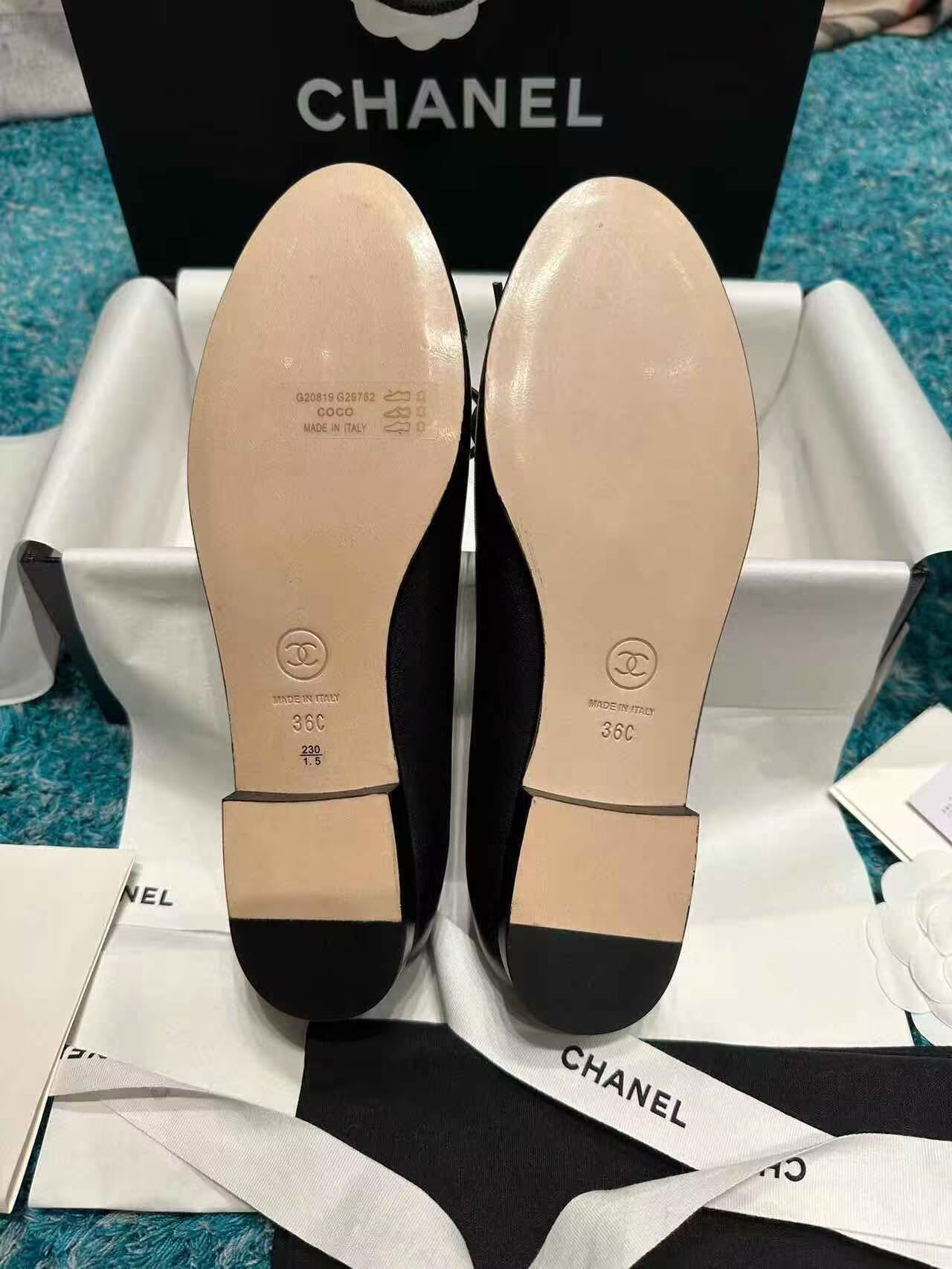 ua Ch*el ballet flats