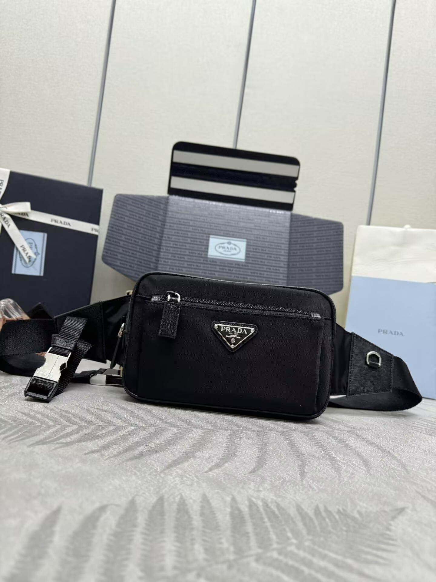 Pra*a belt bag 21x12.5x4.5cm