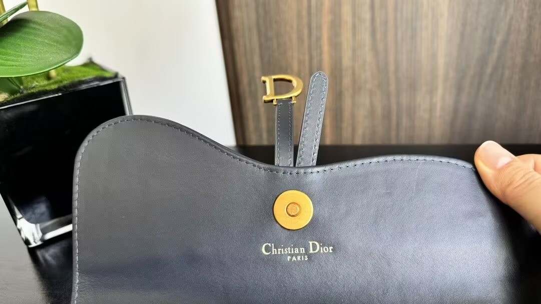 D*or medium saddle pouch with chain 21.5x13.5x4.5cm