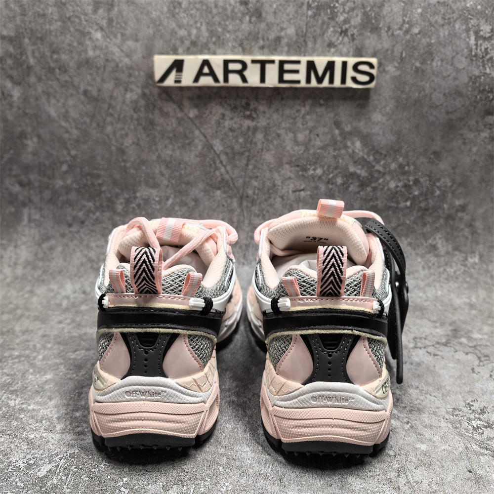 UA Off-White "BE RIGHT BACK"