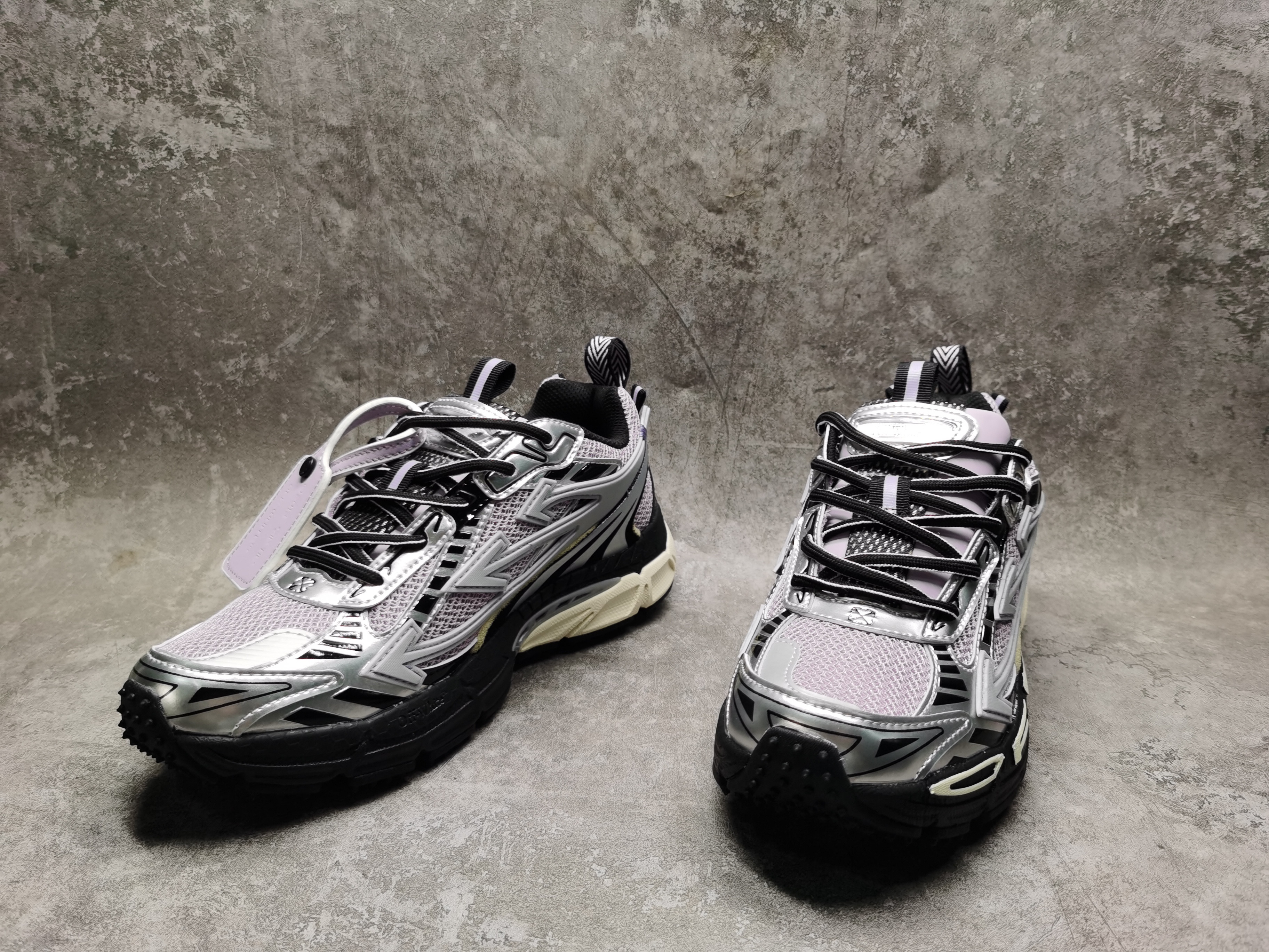 UA Off-White "BE RIGHT BACK"