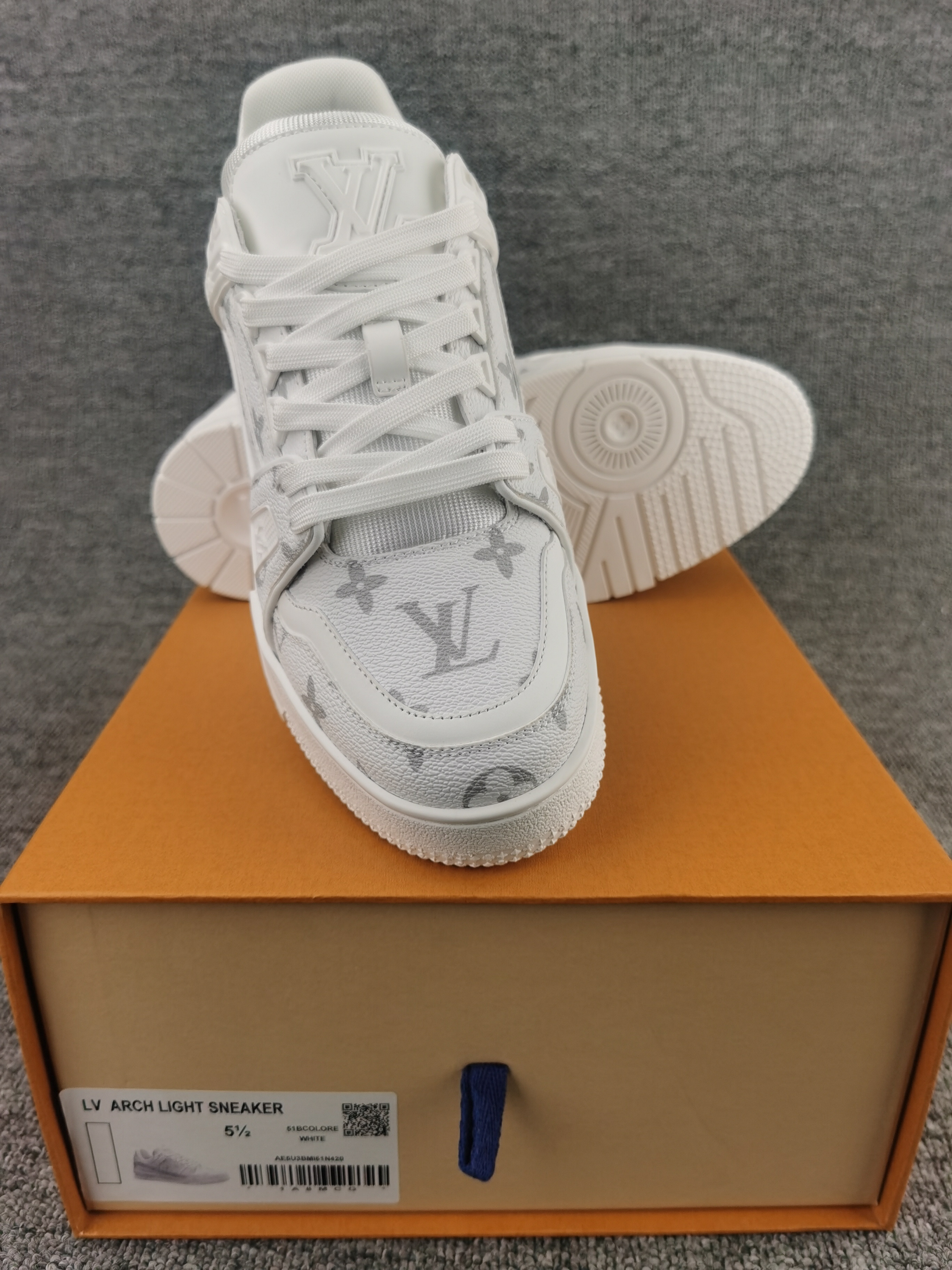 UA LV Trainer Sneaker