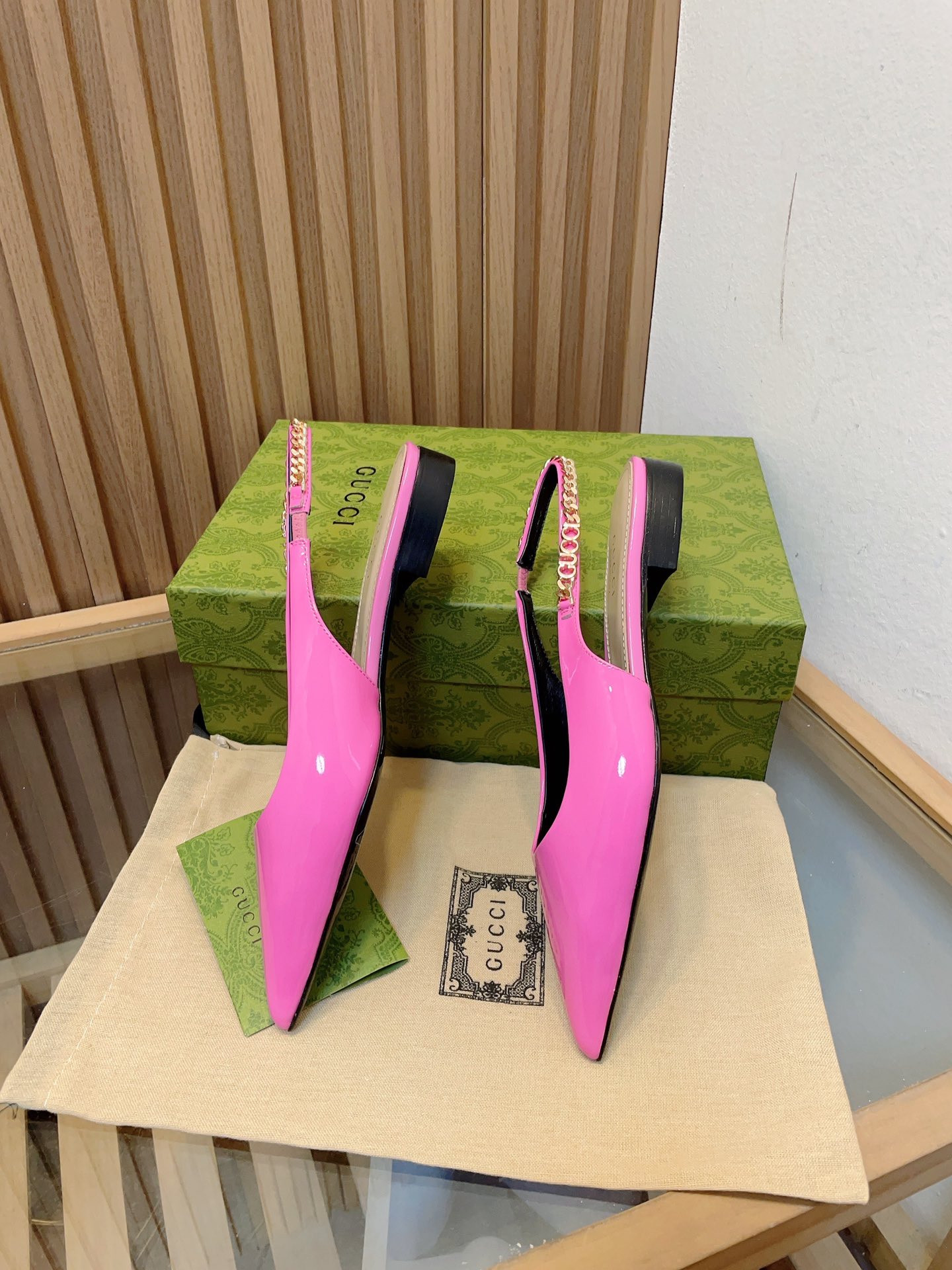 G*u*i signoria slingback pump flat shoes