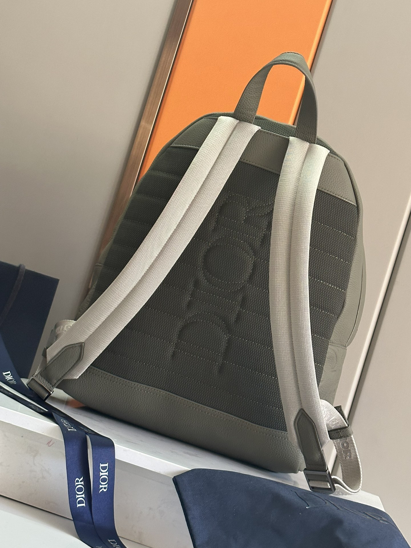 D*or rider 2.0 backpack  khaki D*or gravity leather and khaki grained calfskin 31 x 40 x 18 cm