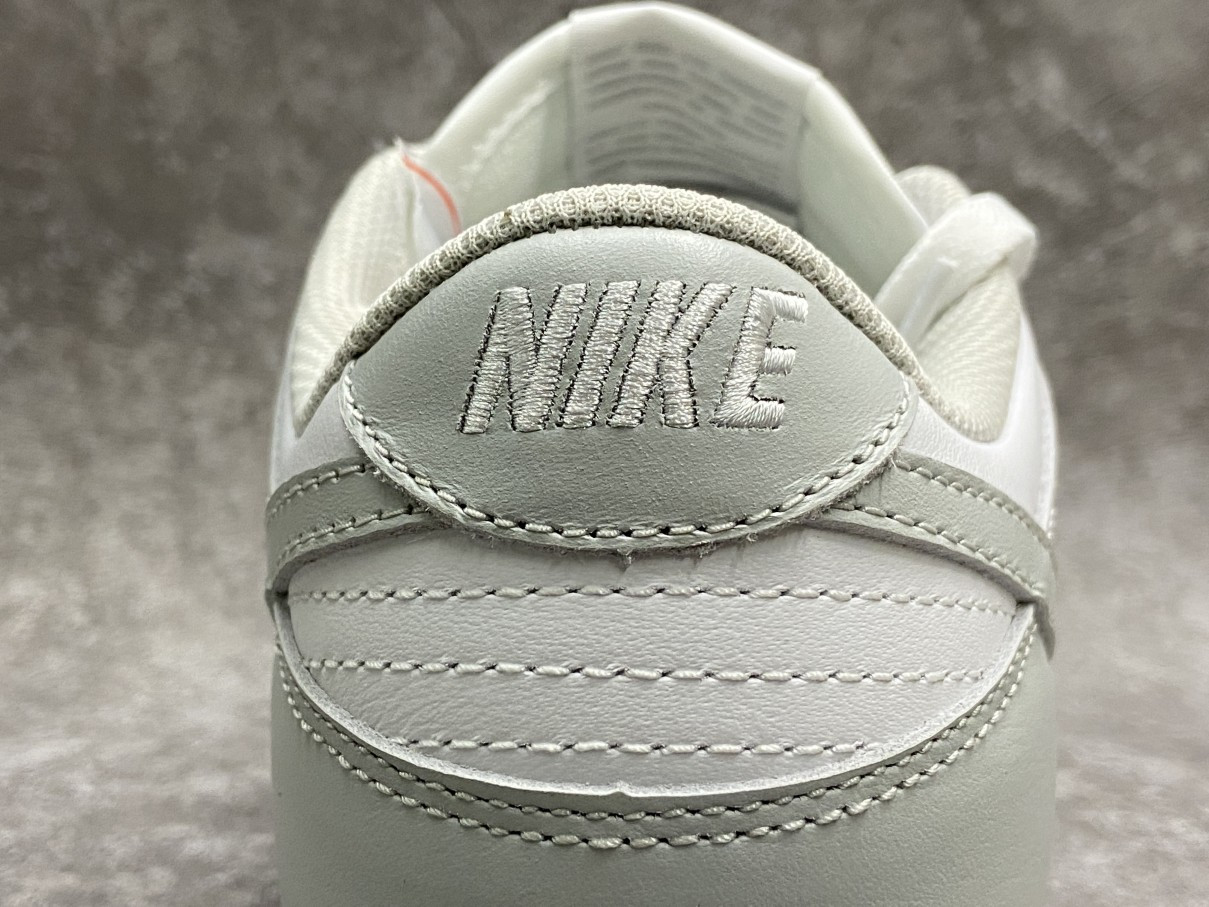 Nike SB Dunk Low Photon Dust