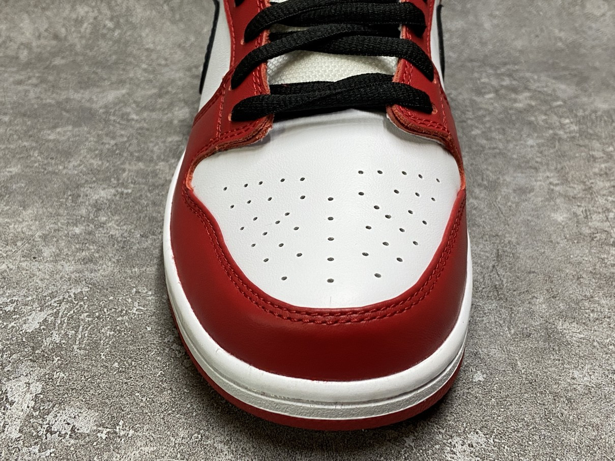 Nike SB Dunk Low J-Pack Chicago