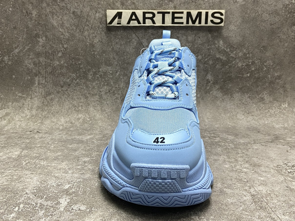 Balenciga Triple S Light Blue