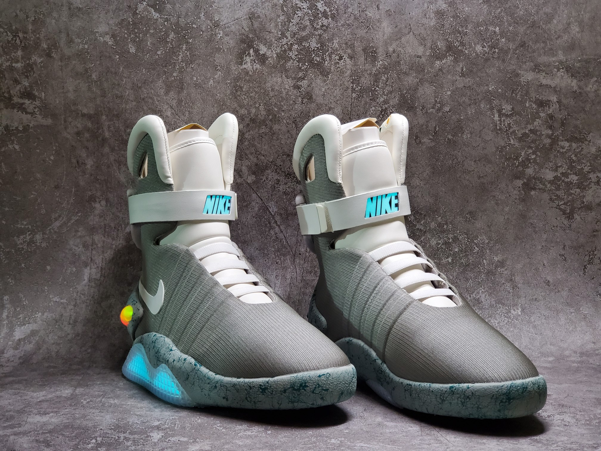 Nike Mag 