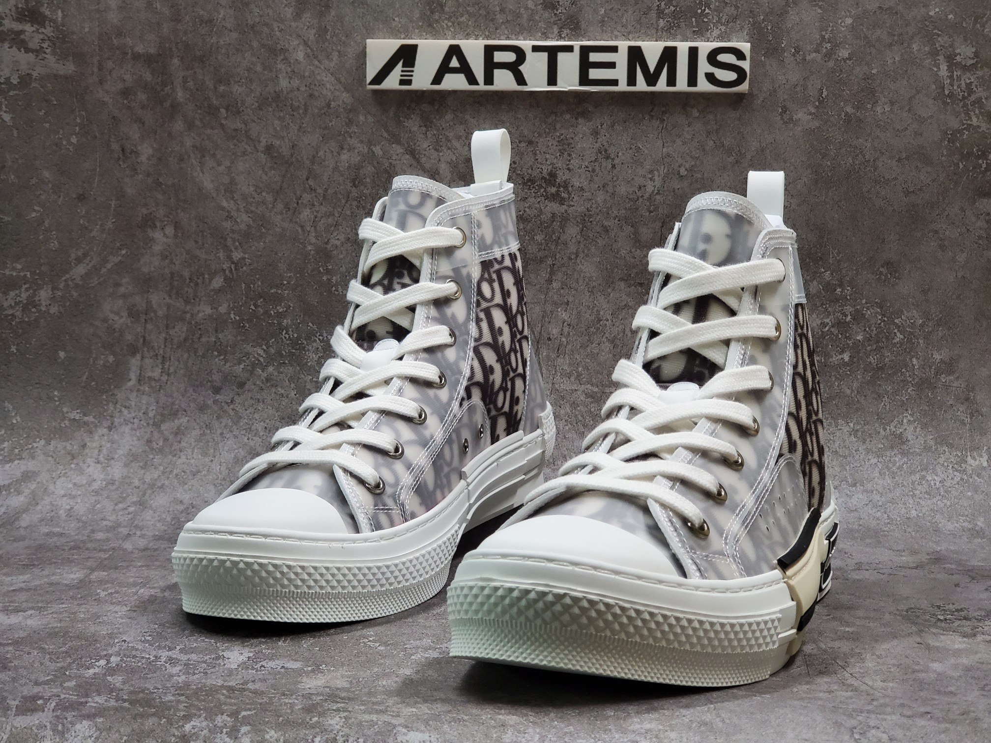 D*or b23 high top logo oblique