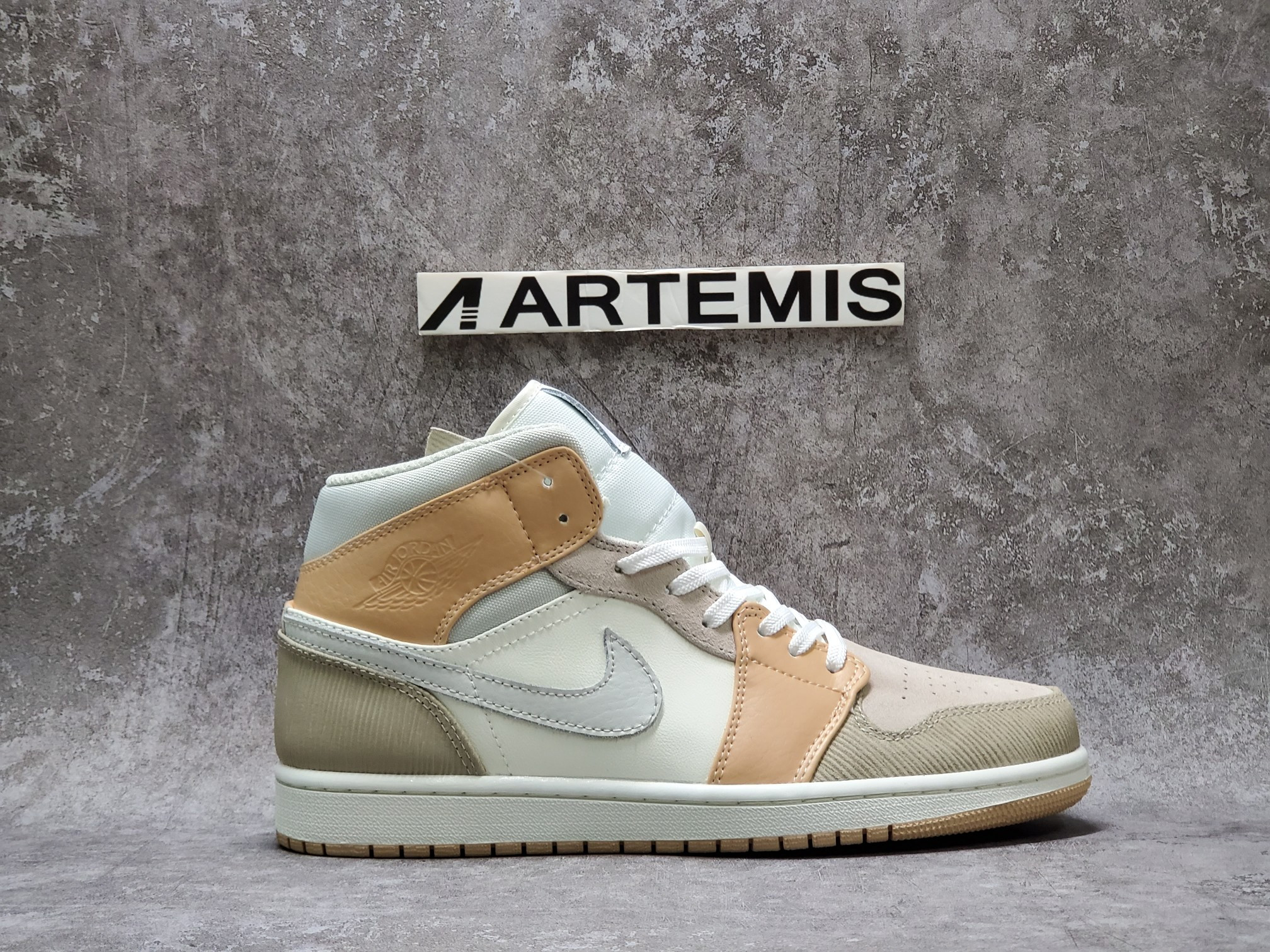 Air Jordan 1 Mid Milan