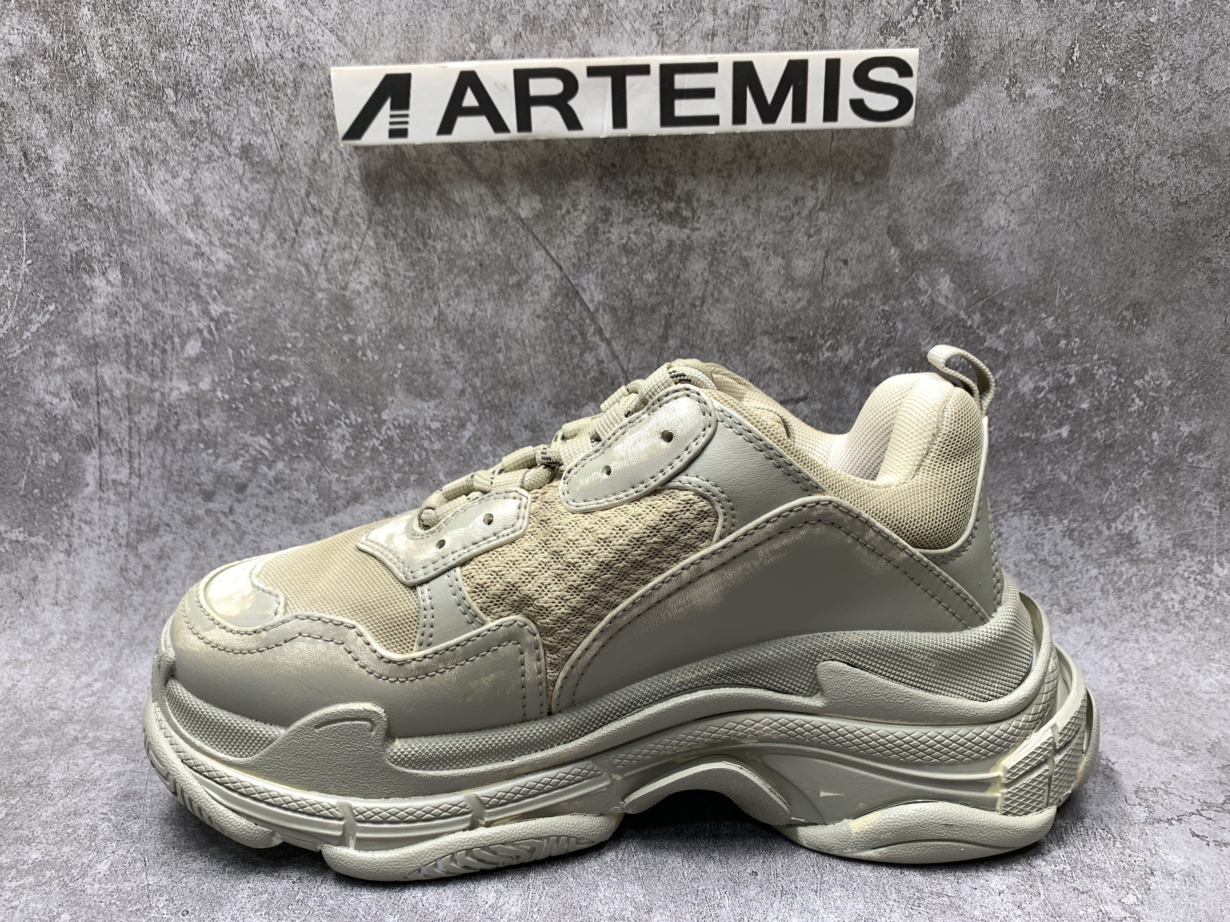 Balenciga Triple S Sneaker Light Beige Faded