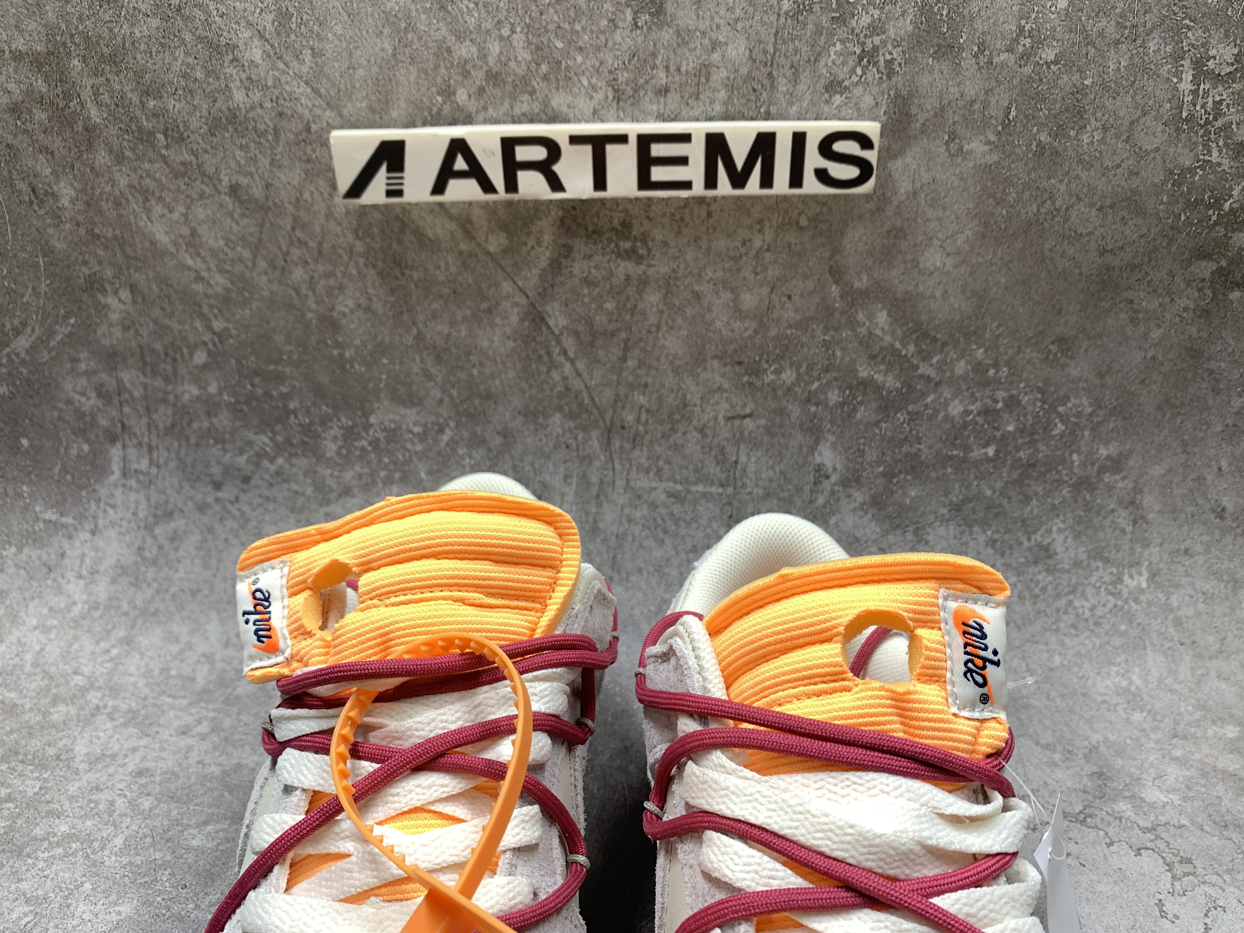 Off-White x Dunk Low Lot 35 of 50