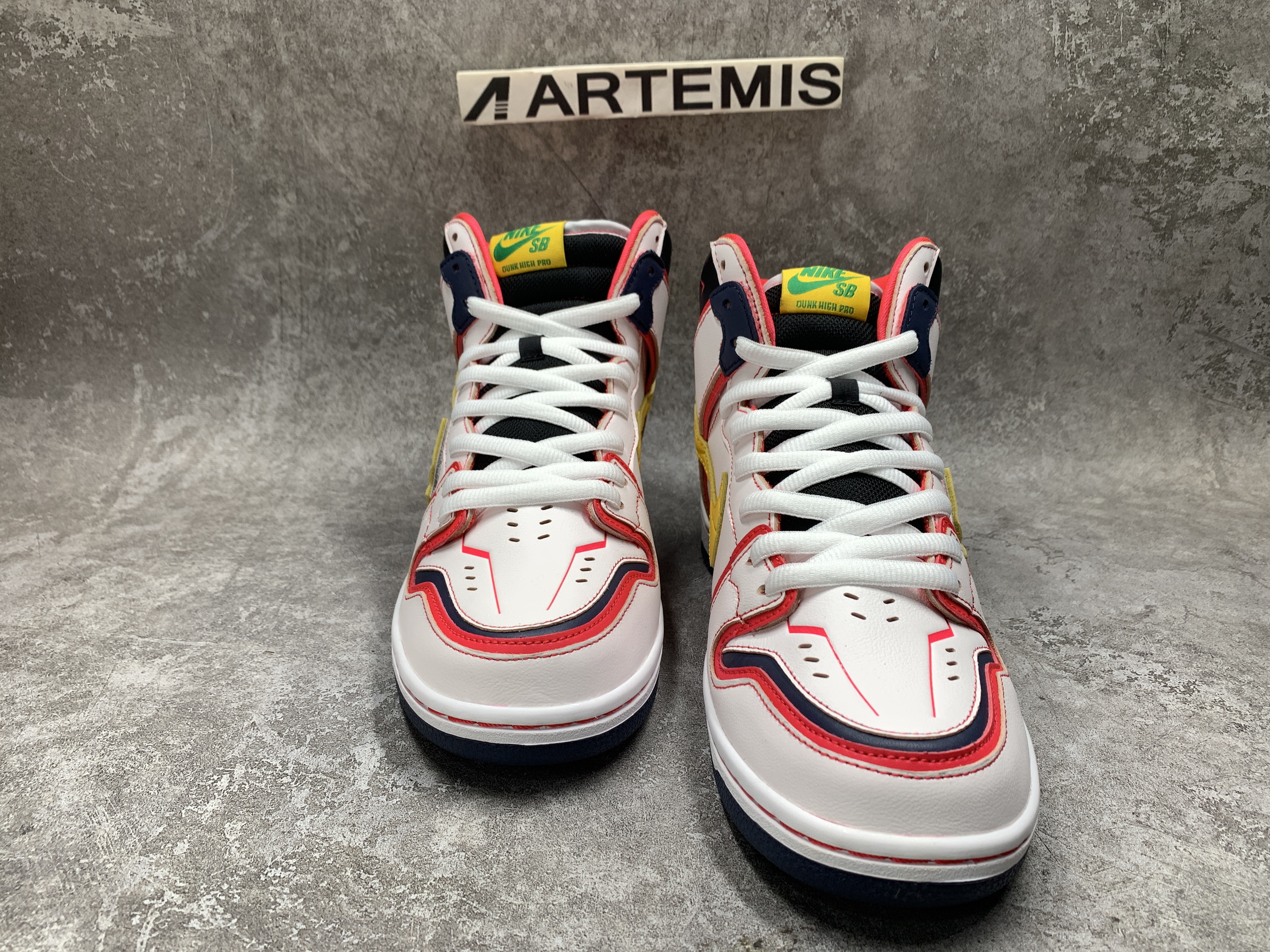 Nike Dunk SB High RX-0 Unicorn Gundam