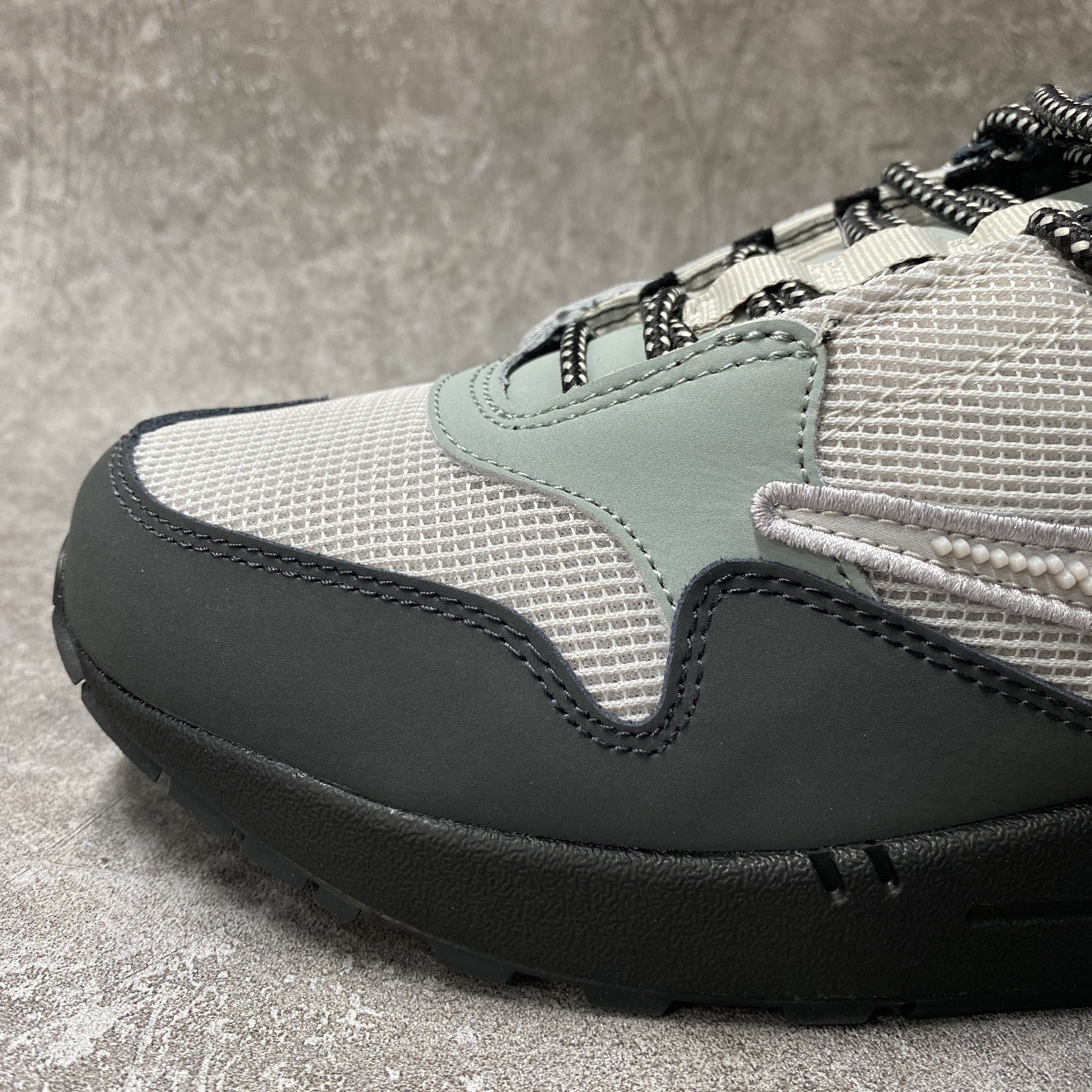 Nike Air Max 1 X Travis Scott Cave Stone