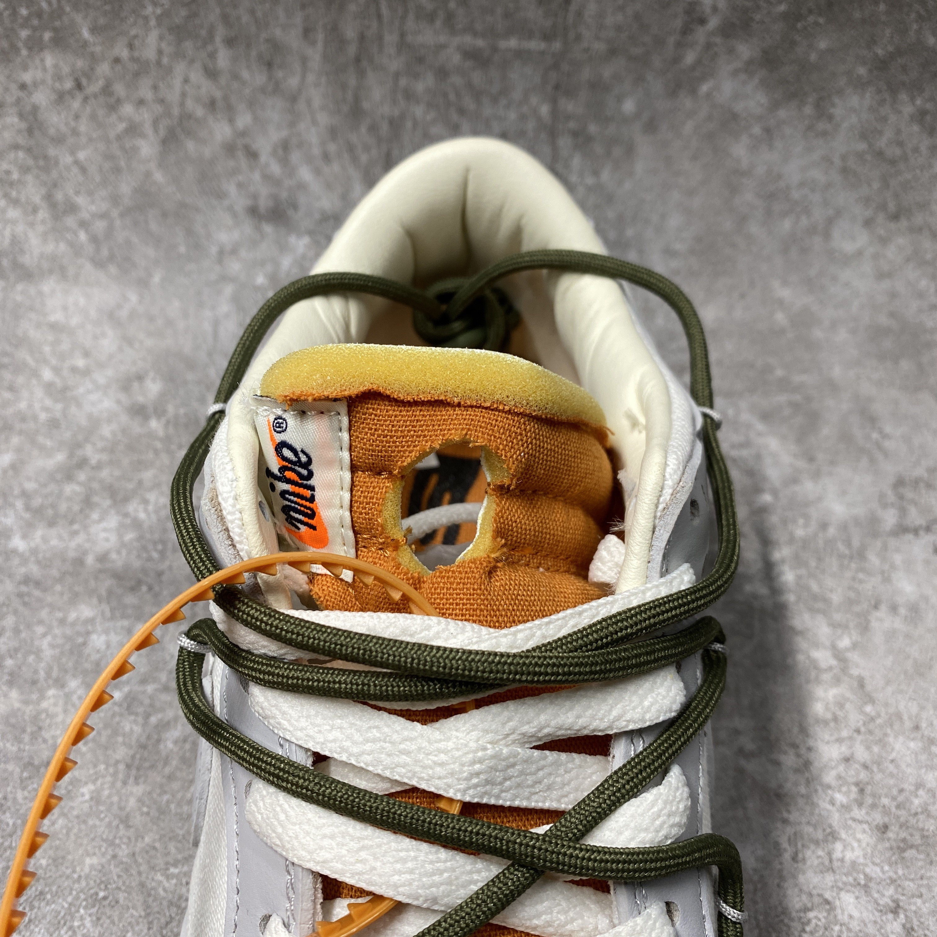 Nike Dunk Low Off-White Lot 22