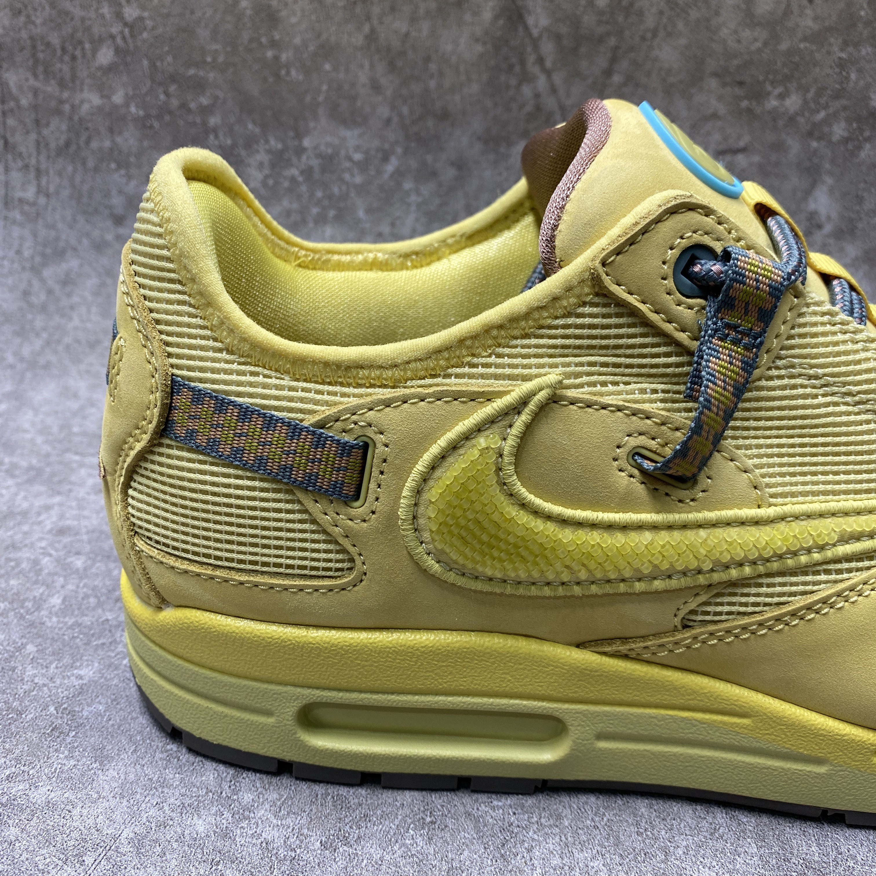 Nike Air Max 1 Travis Scott Cactus Jack Saturn Gold