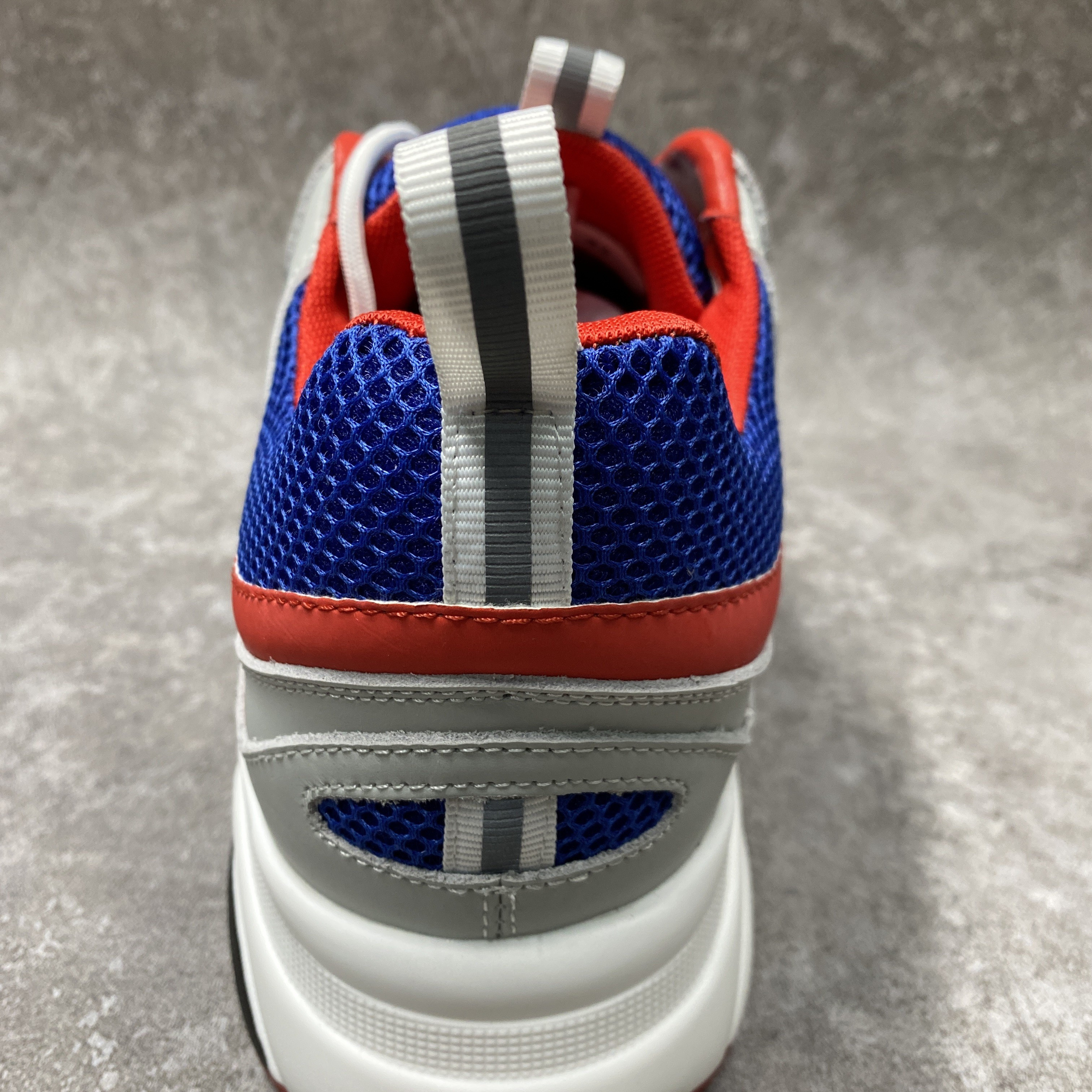 D*or b22 white red blue