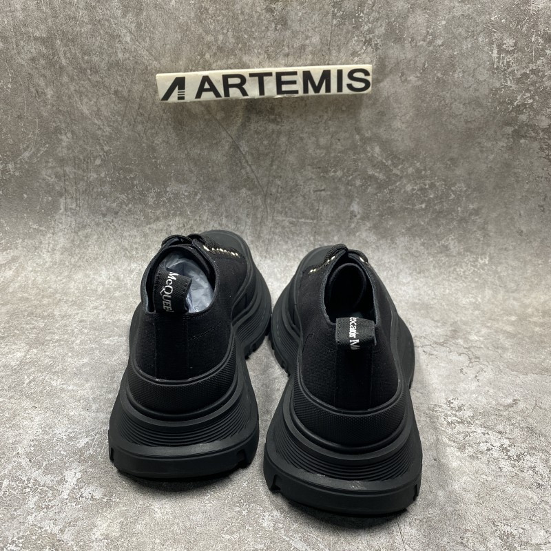 ale*d*r M*Q*en tread slick low lace up black