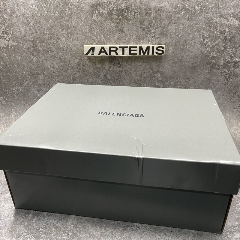 Ba*len*cia*ga graffiti runner sneaker in blue