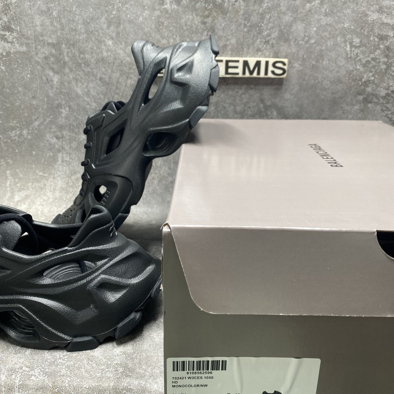 Balenciga HD HD Lace-Up Sneaker in black