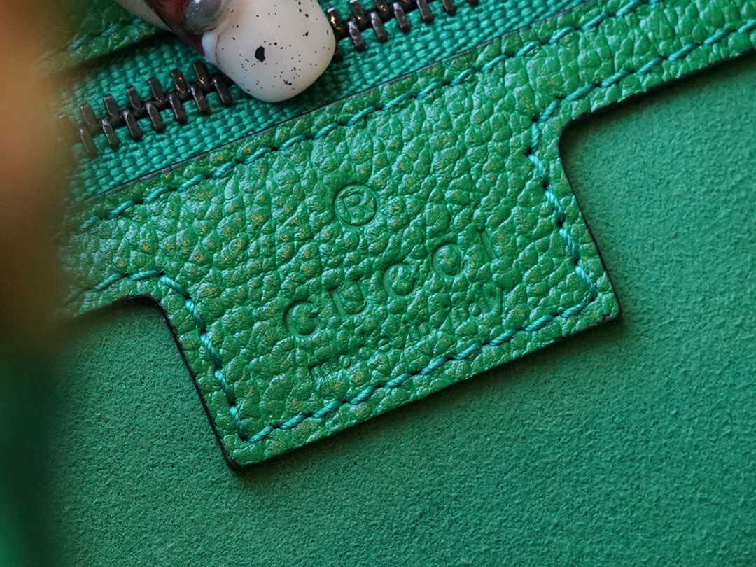 Aphrodite medium shoulder bag