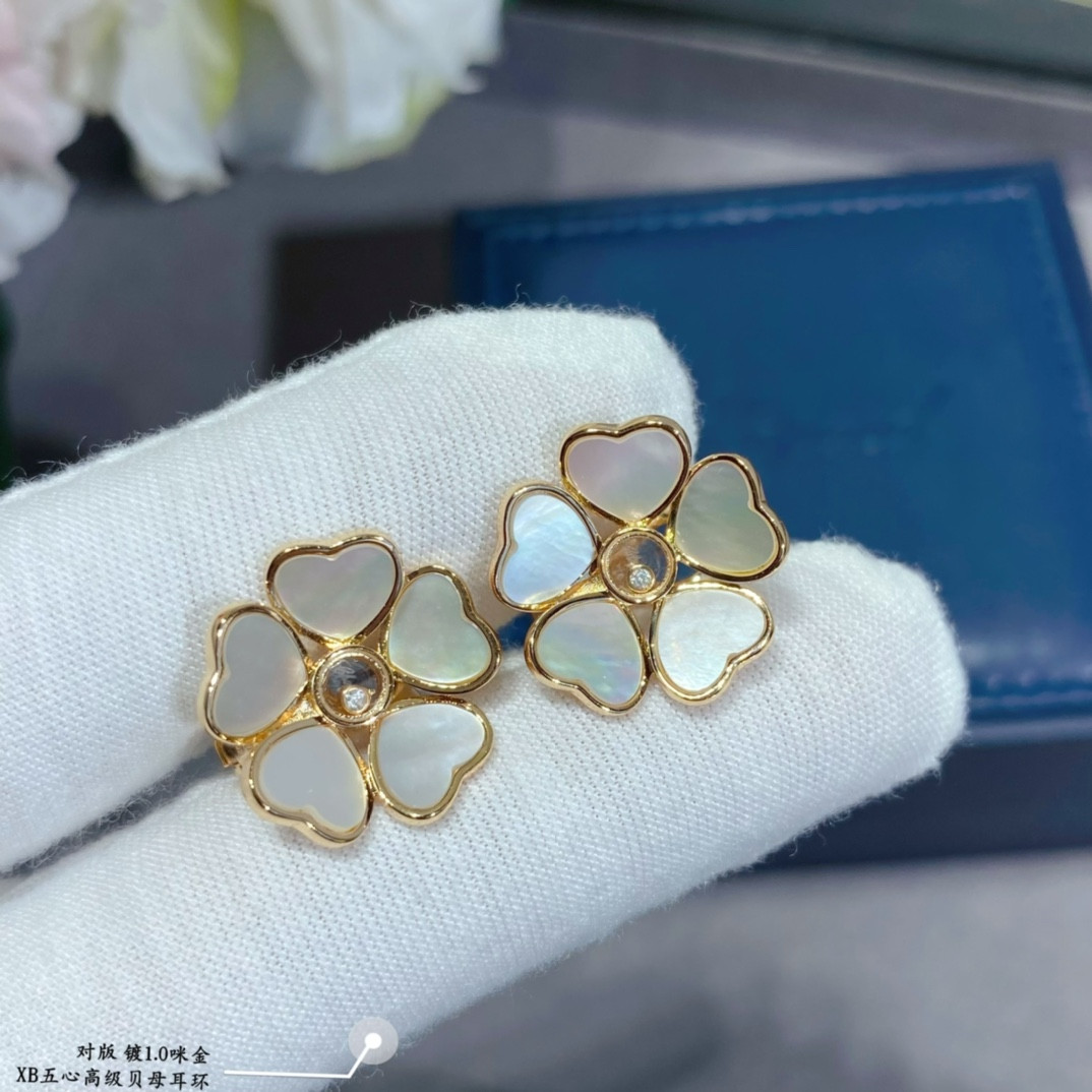 chopard five He**ts mother-of-pearl earrings