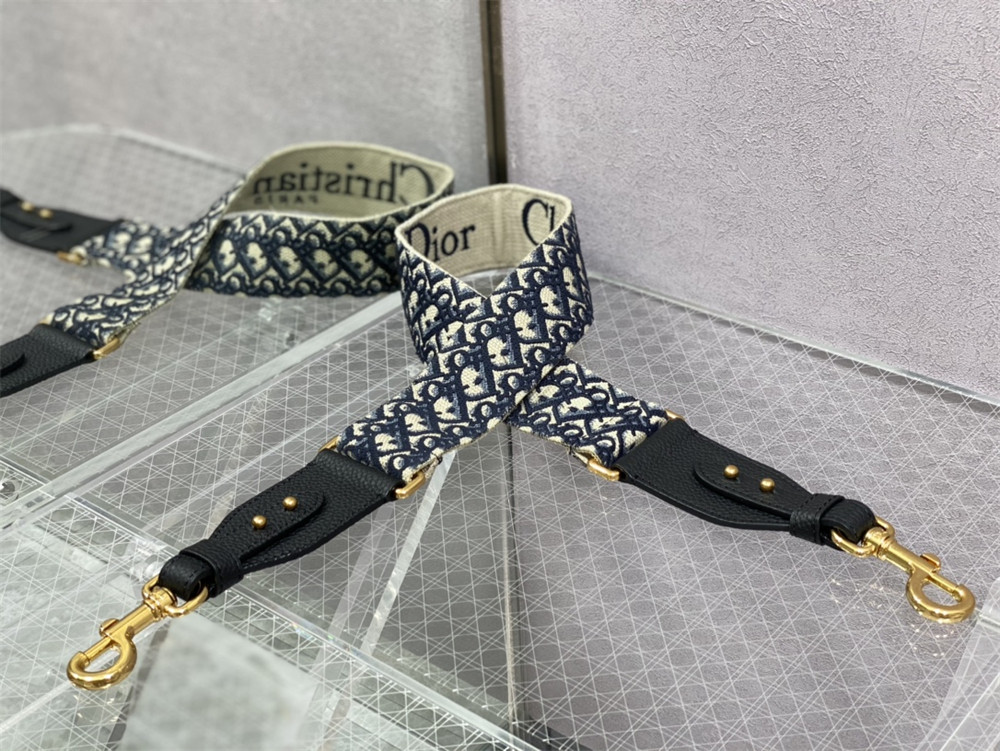 large D*or bobby bag black grained calfskin