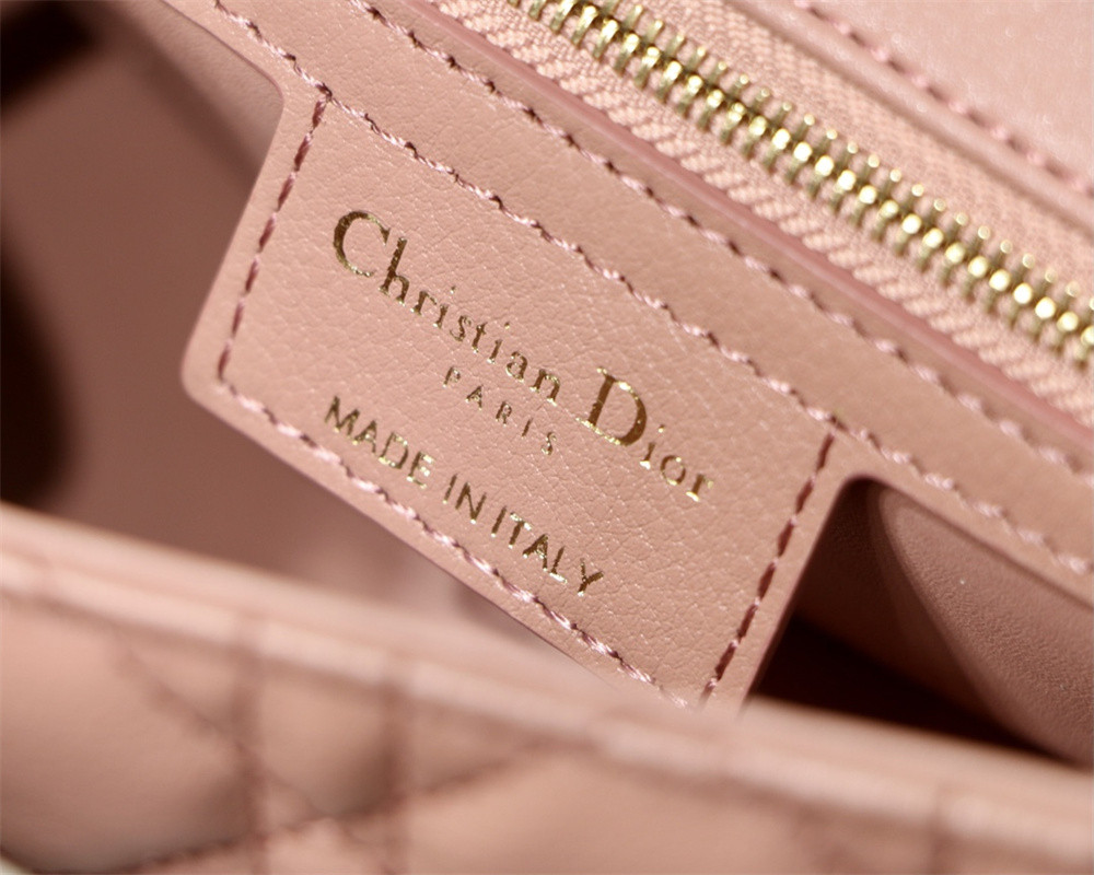 small d*or caro bag pink S*pple cannage calfskin with silver hardware 20 x 12 x 7 cm