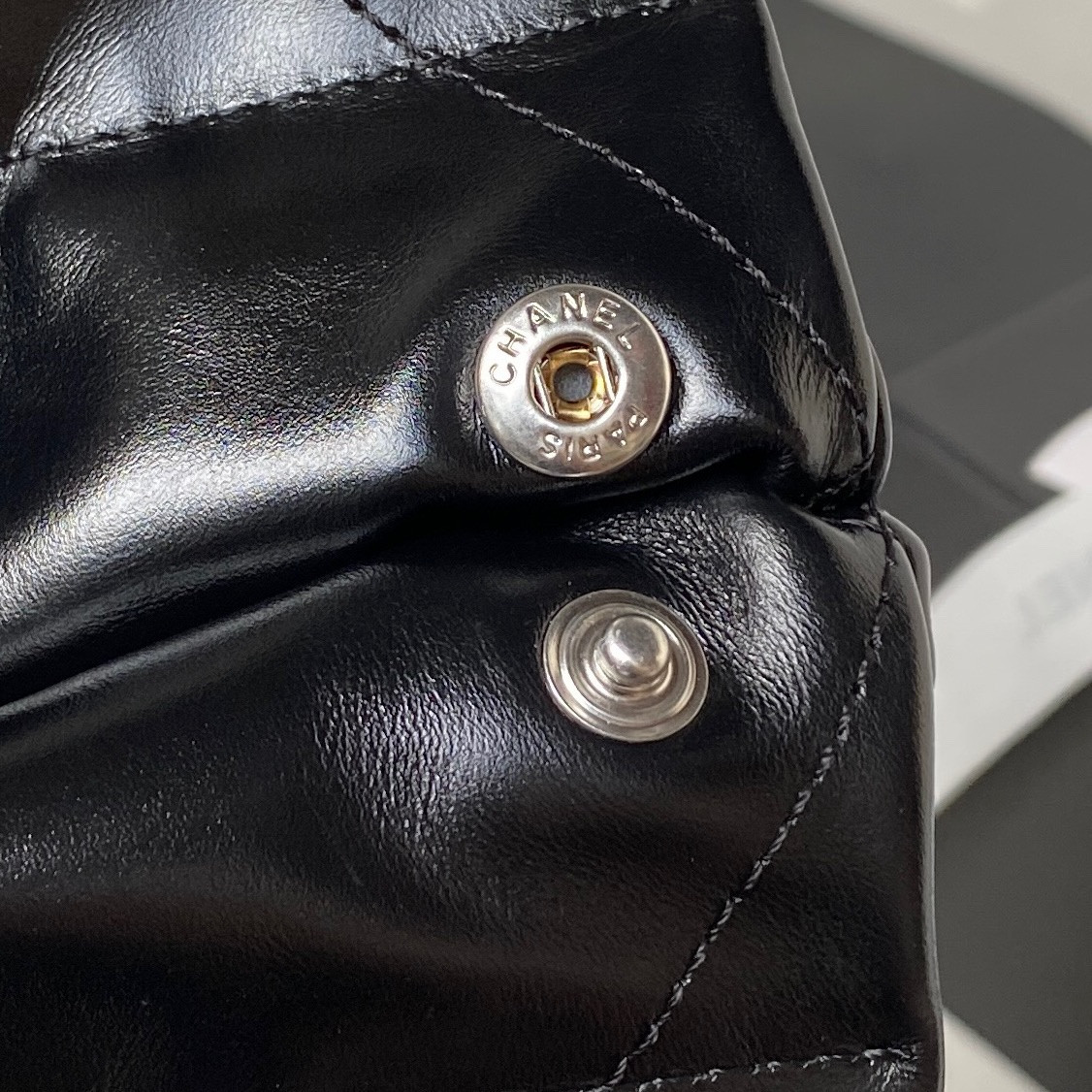 Ch*el 22 handbag shiny calfskin 30×45×8cm