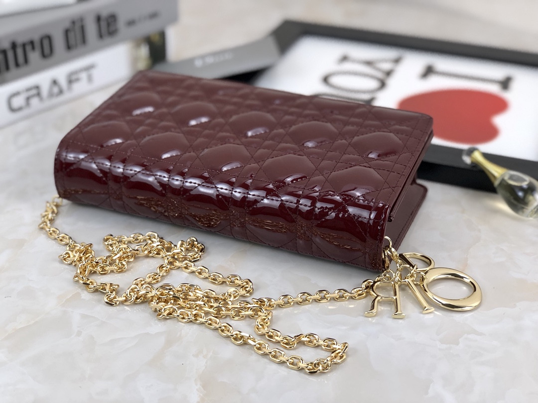 lady D*or pouch red patent cannage calfskin 8.5 x 4.5 x 1 inches