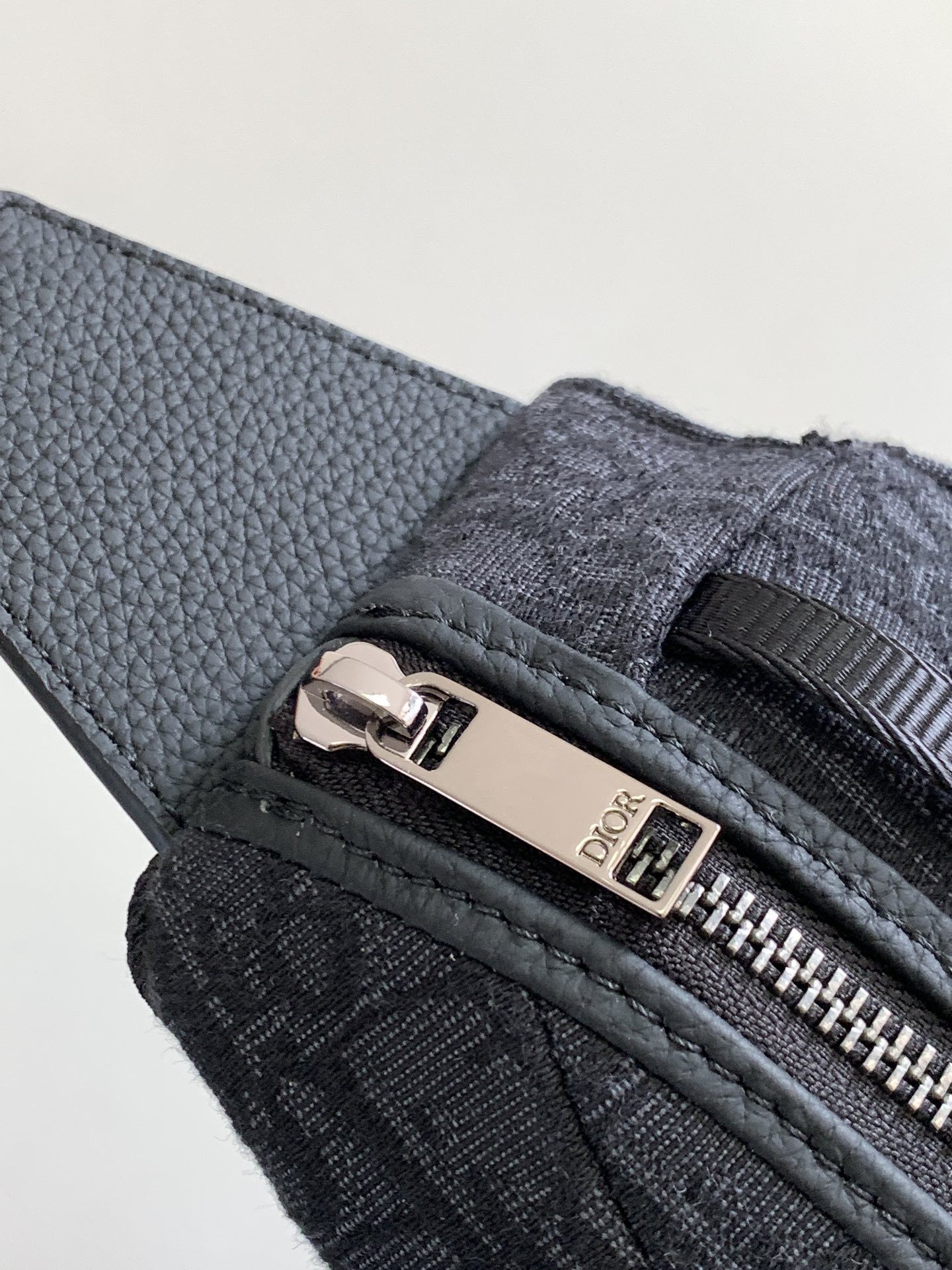 mini D*or scarab bag 28 x 12.2 x 3.8 cm