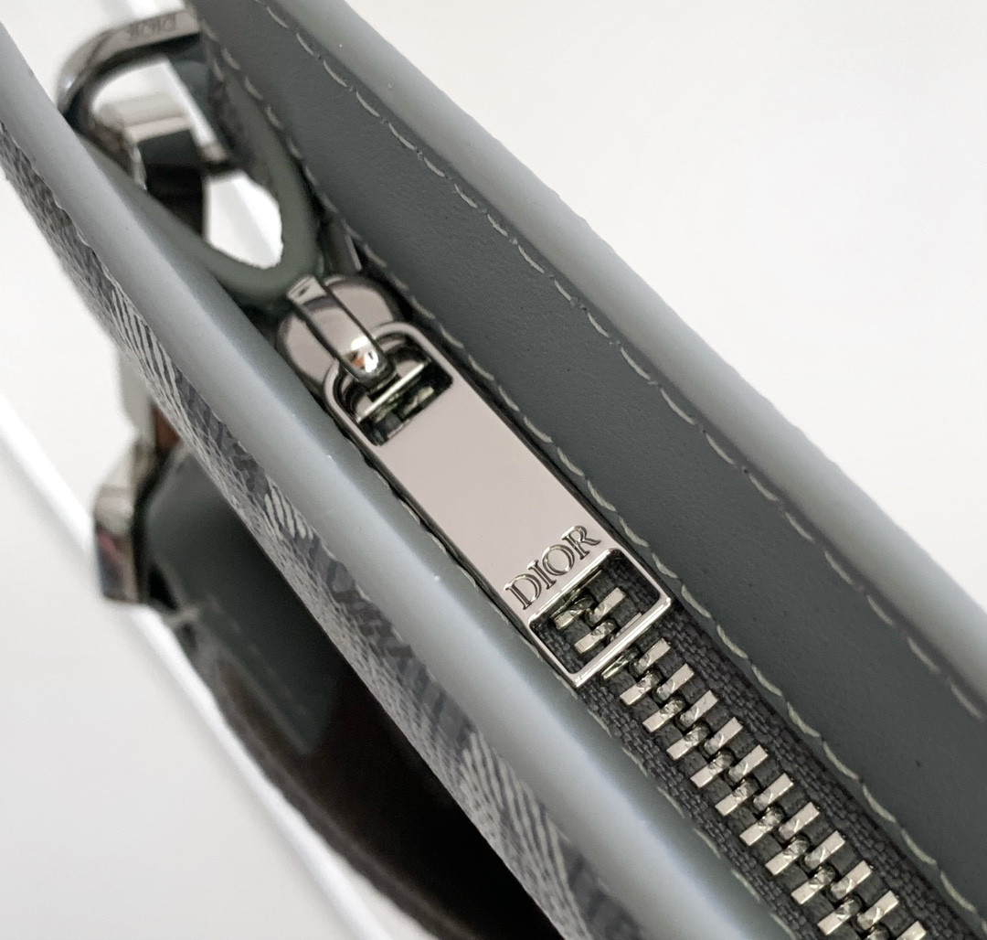 D*or a5 triangle pouch 27 x 19.5 x 6 cm