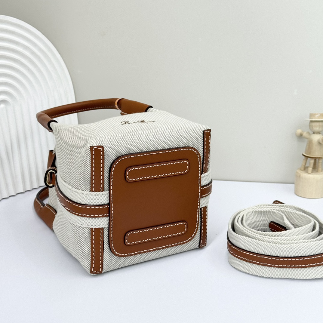 L**o p*ana micro bale bag cotton, linen 23 x 16 x 14 cm