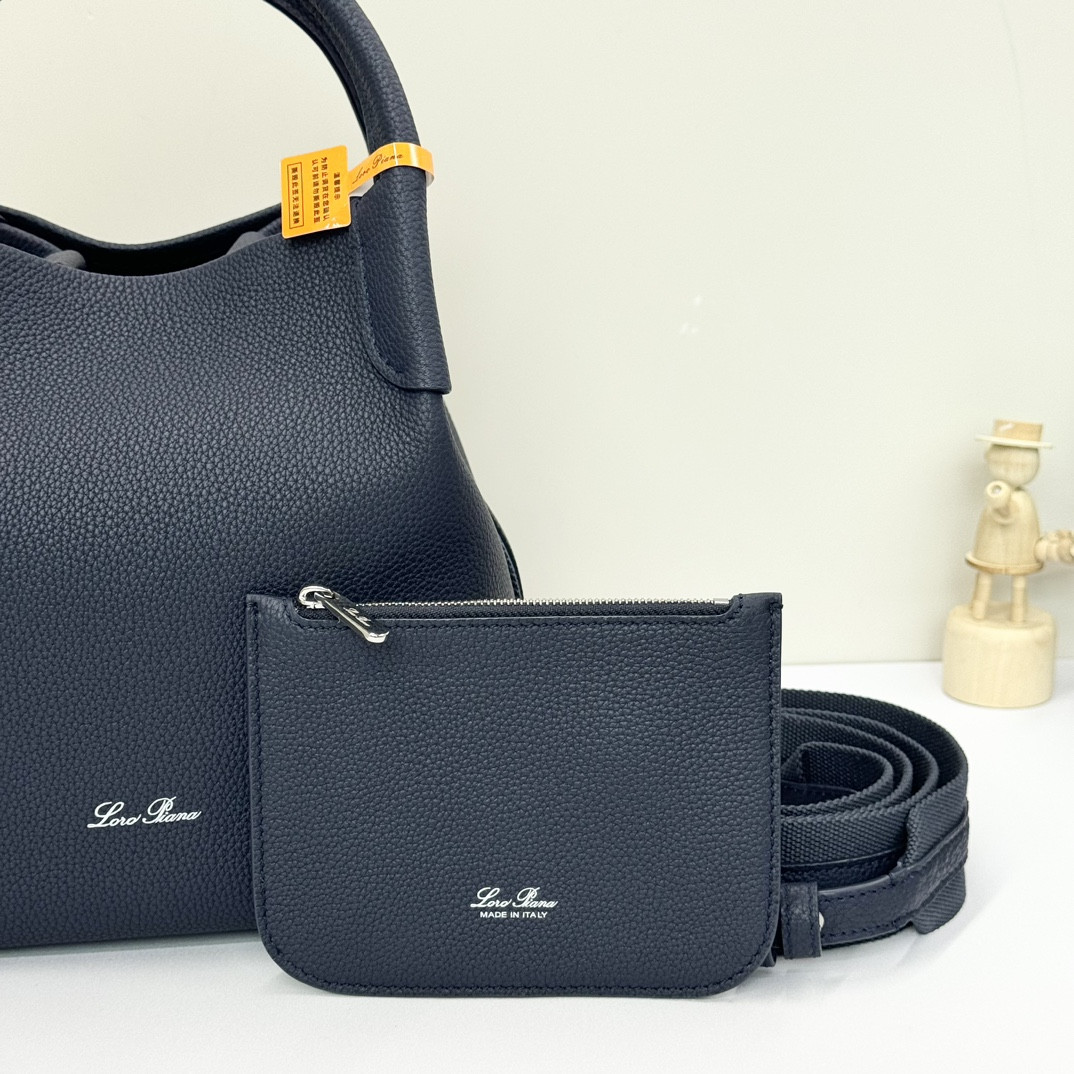 L**o p*ana small bale bag calfskin 17 x 17 x 21 cm