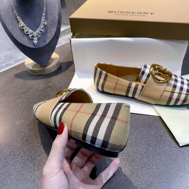 ua B**rry check loafers