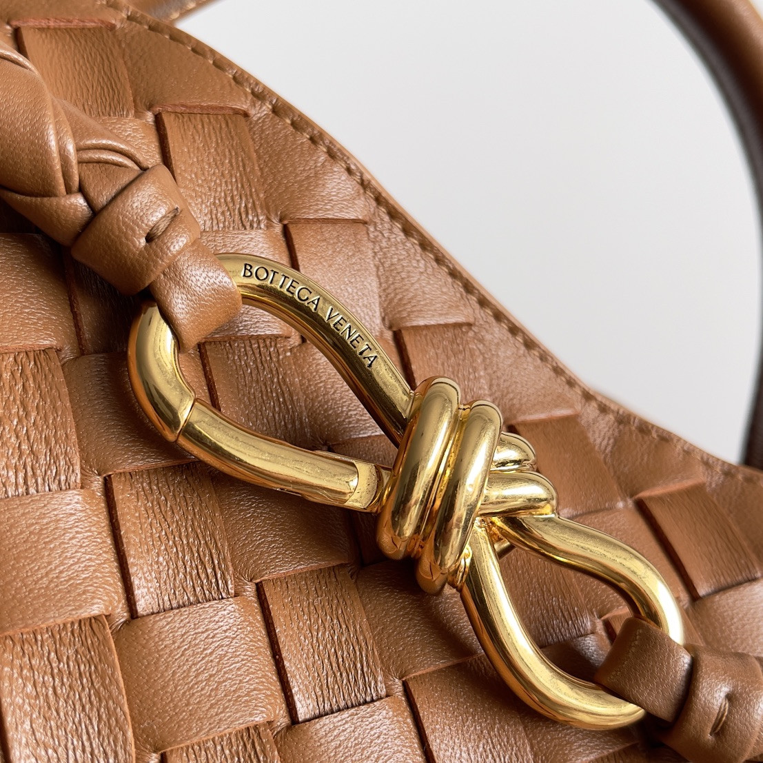 bo*te*ga Ve*ne*ta medium andiamo 32x25x11cm