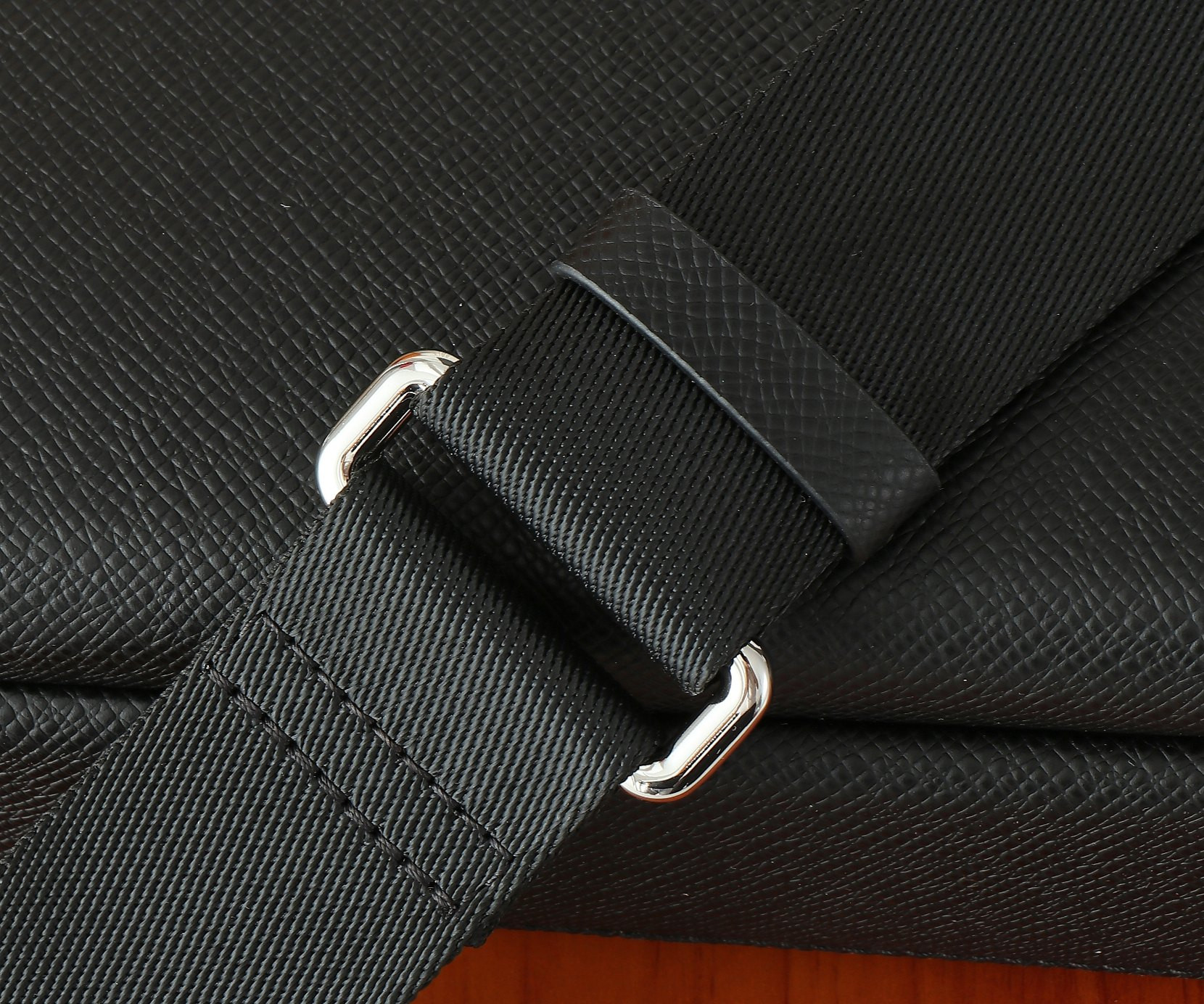 LV District  M11657 22.5x15.5x7.5CM