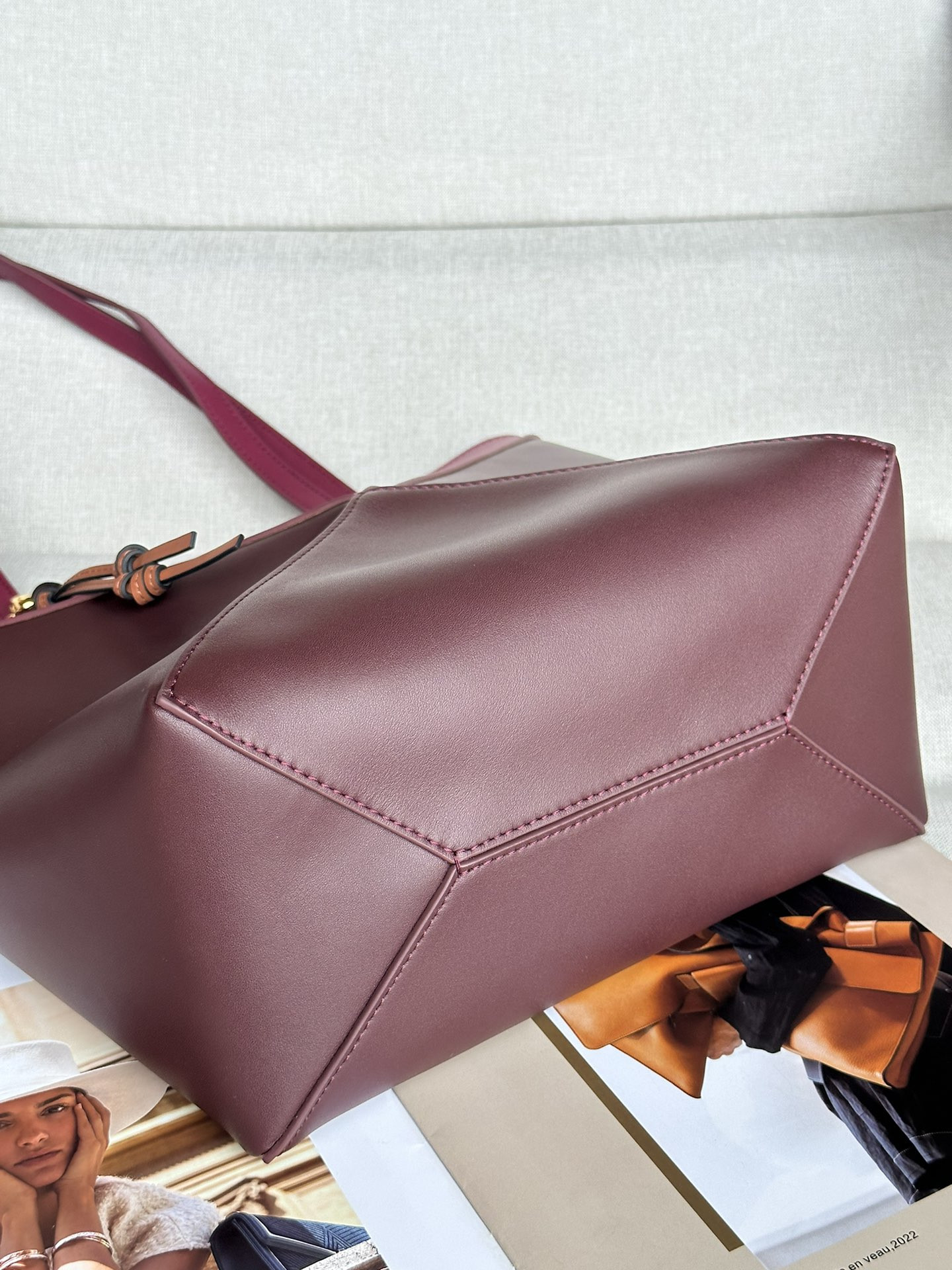 L0ew* medium puzzle fold tote in shiny calfskin 25.5x14.5x31.5cm