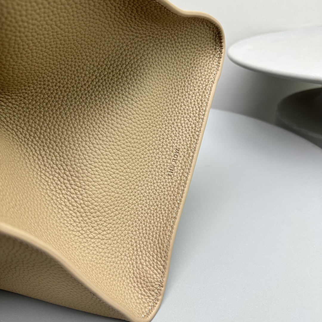 T*e R0w margaux 17 43x24x30cm