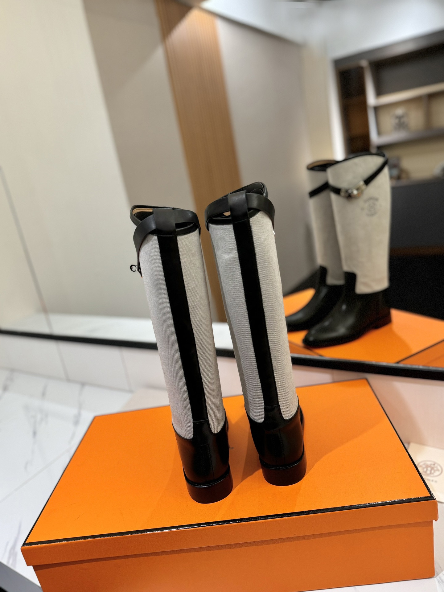 ua H**me5 jumping boots